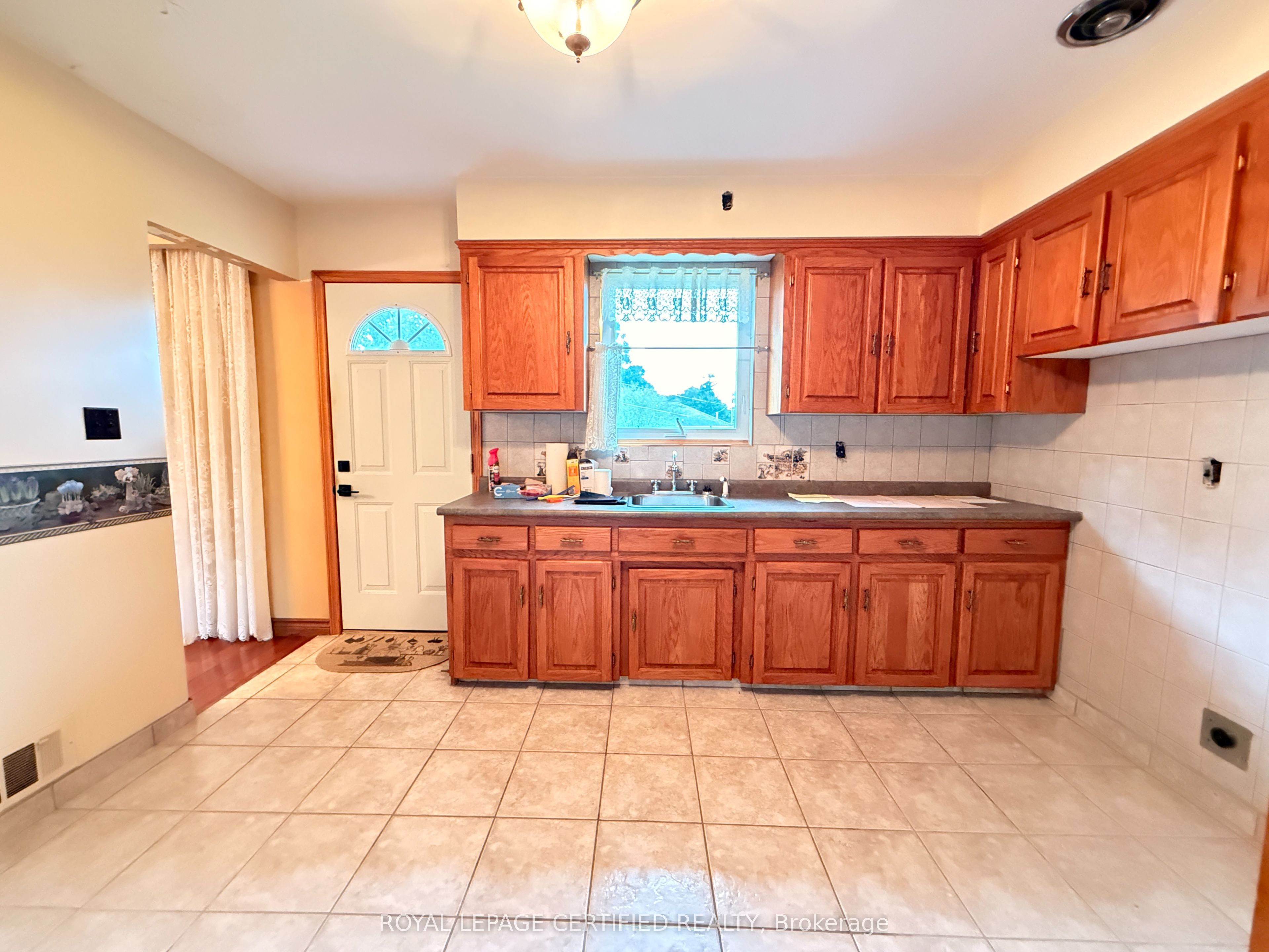 1398 Wren Avenue Property Photo 4