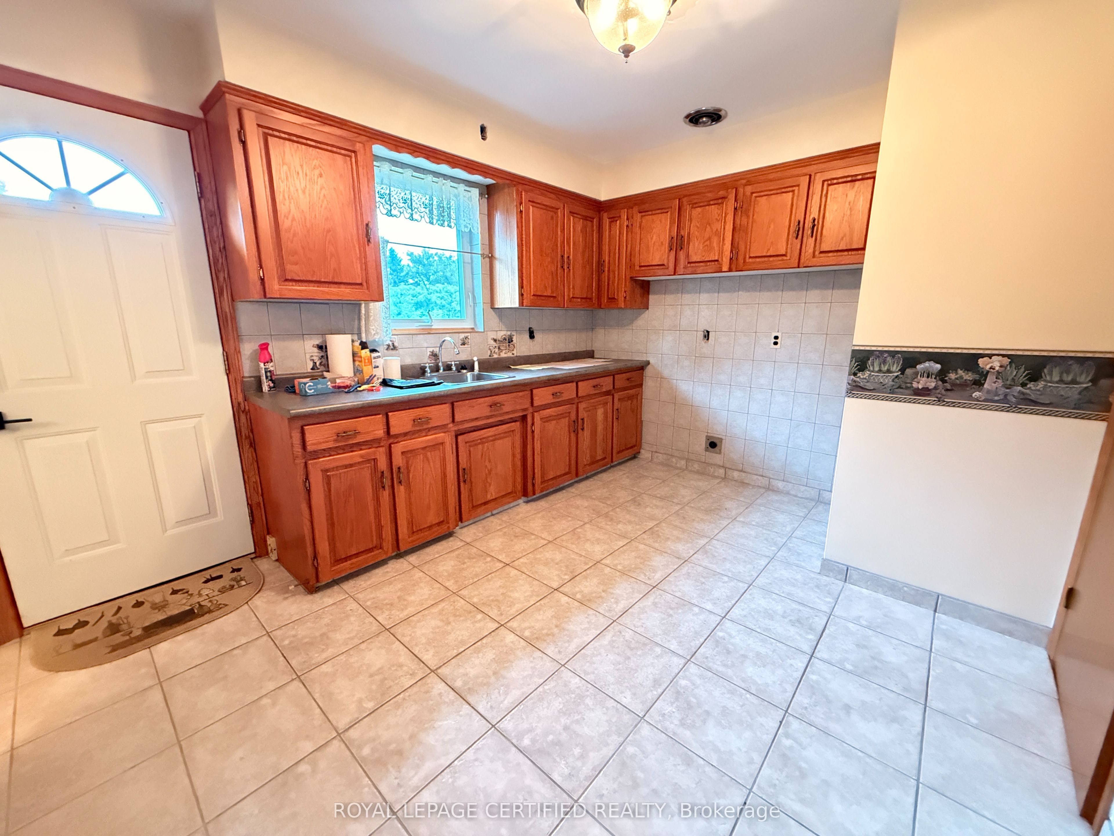 1398 Wren Avenue Property Photo 5