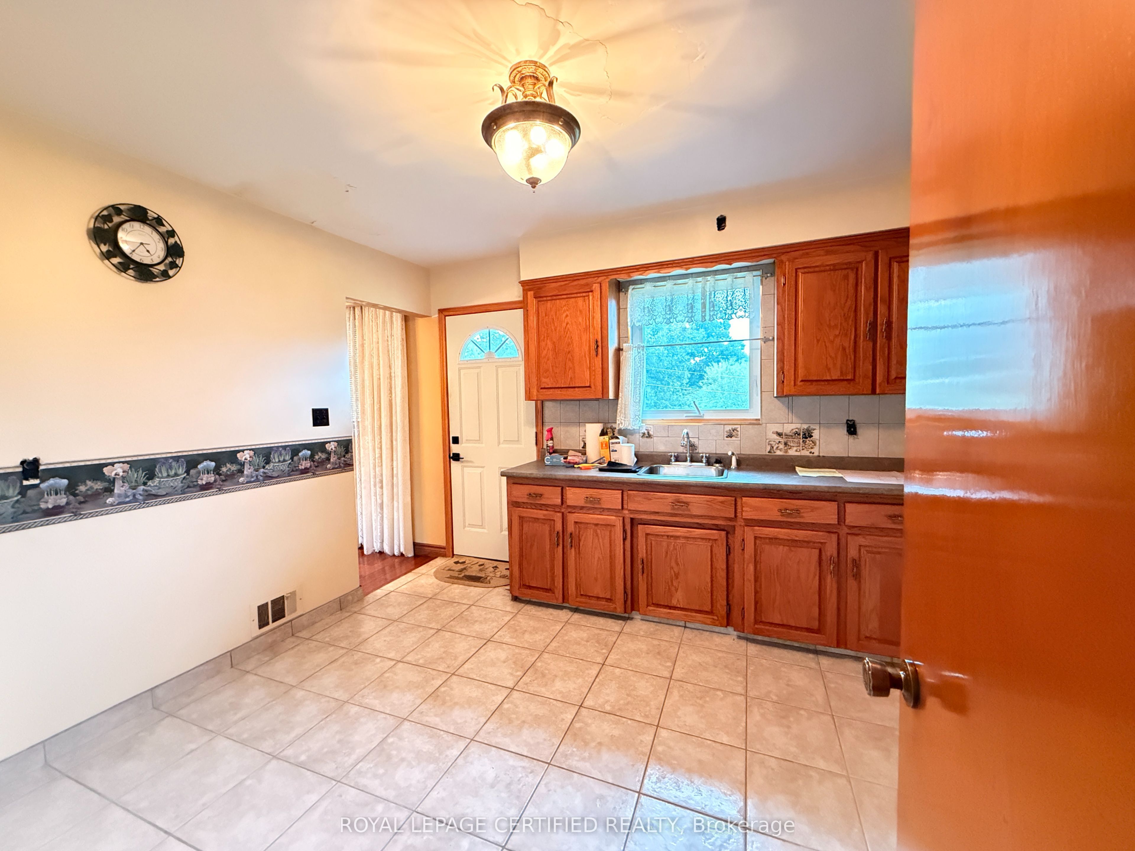 1398 Wren Avenue Property Photo 6