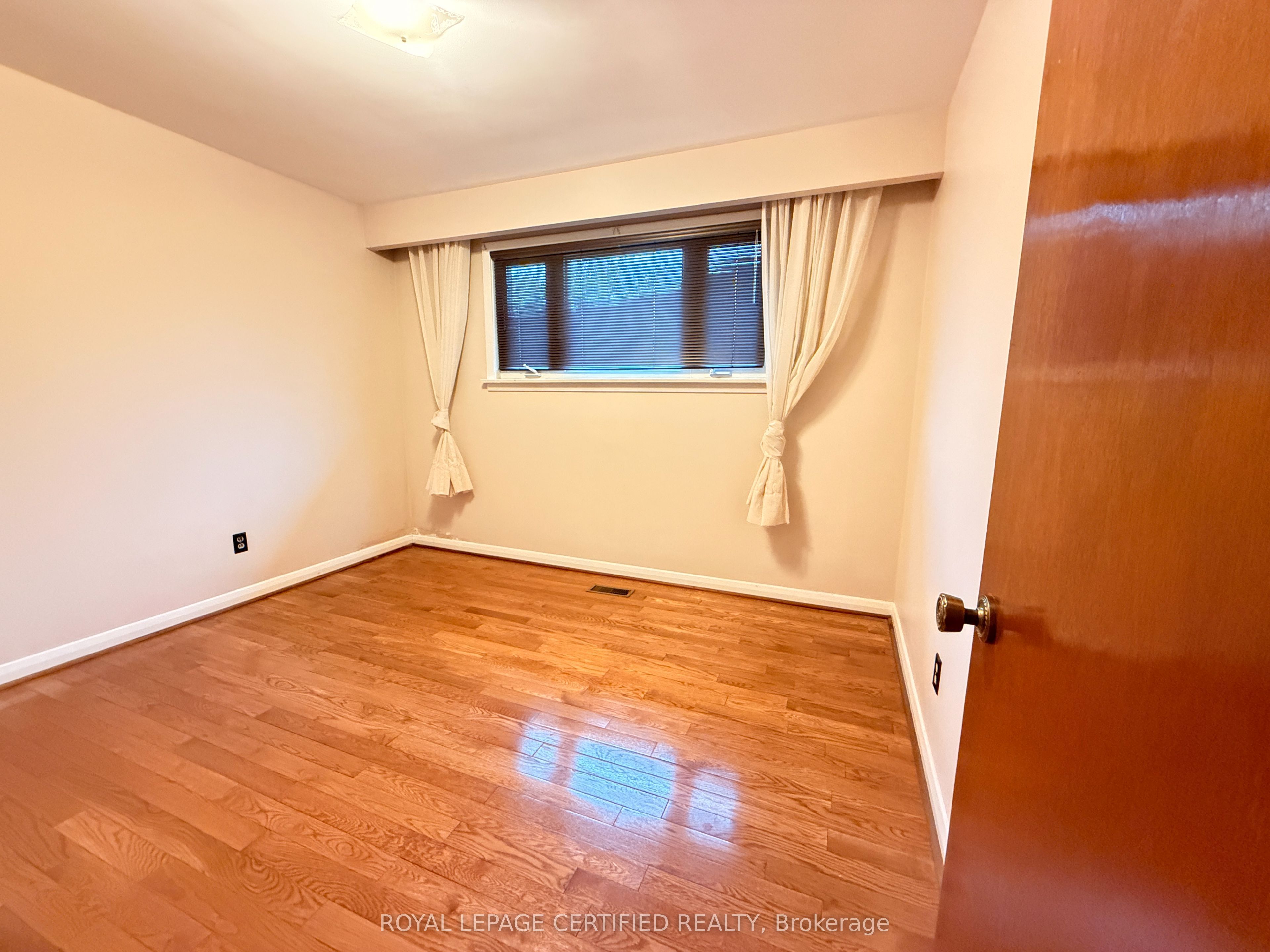 1398 Wren Avenue Property Photo 8