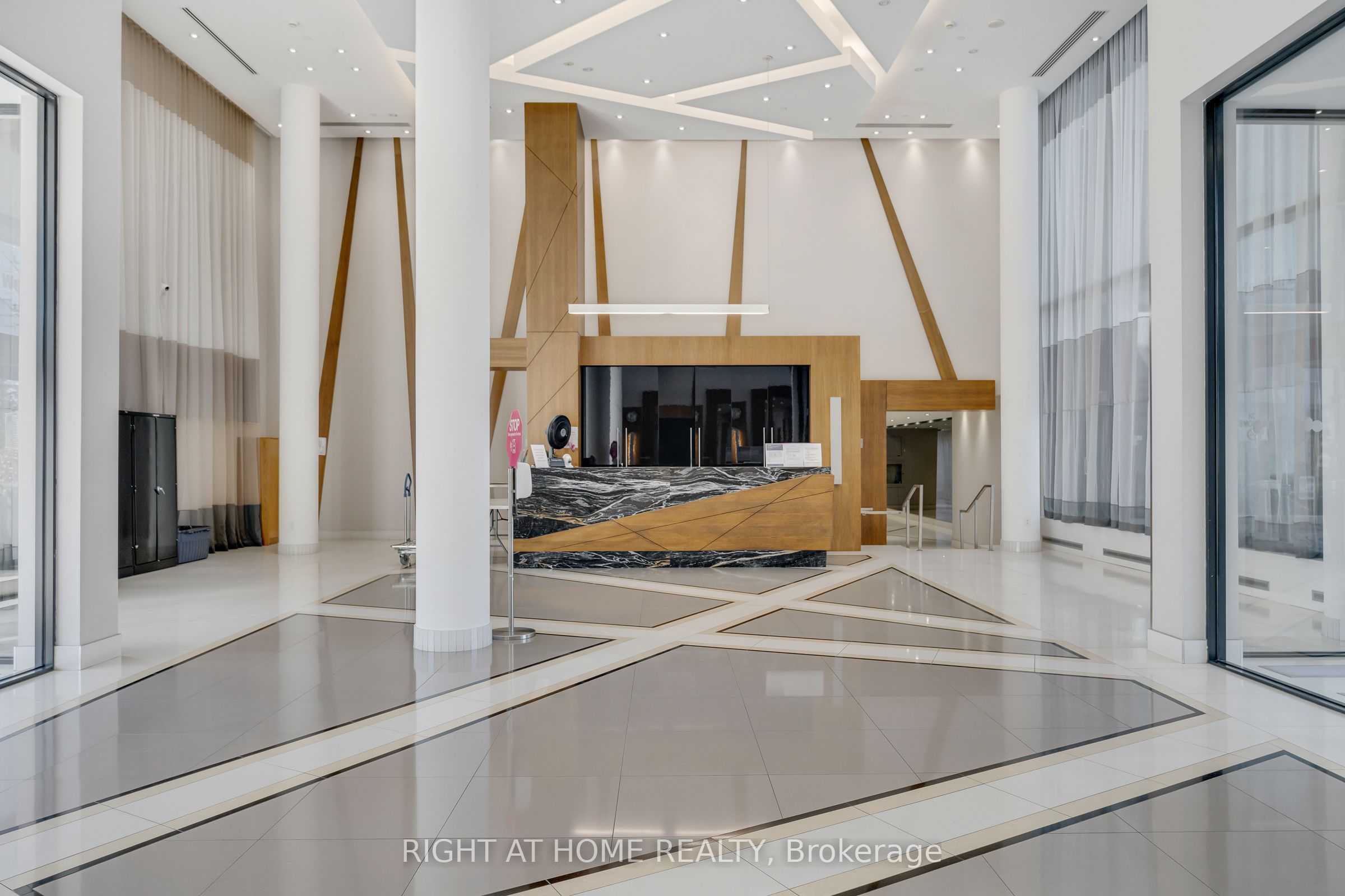 55 Eglinton Avenue W 1101 Property Photo 6