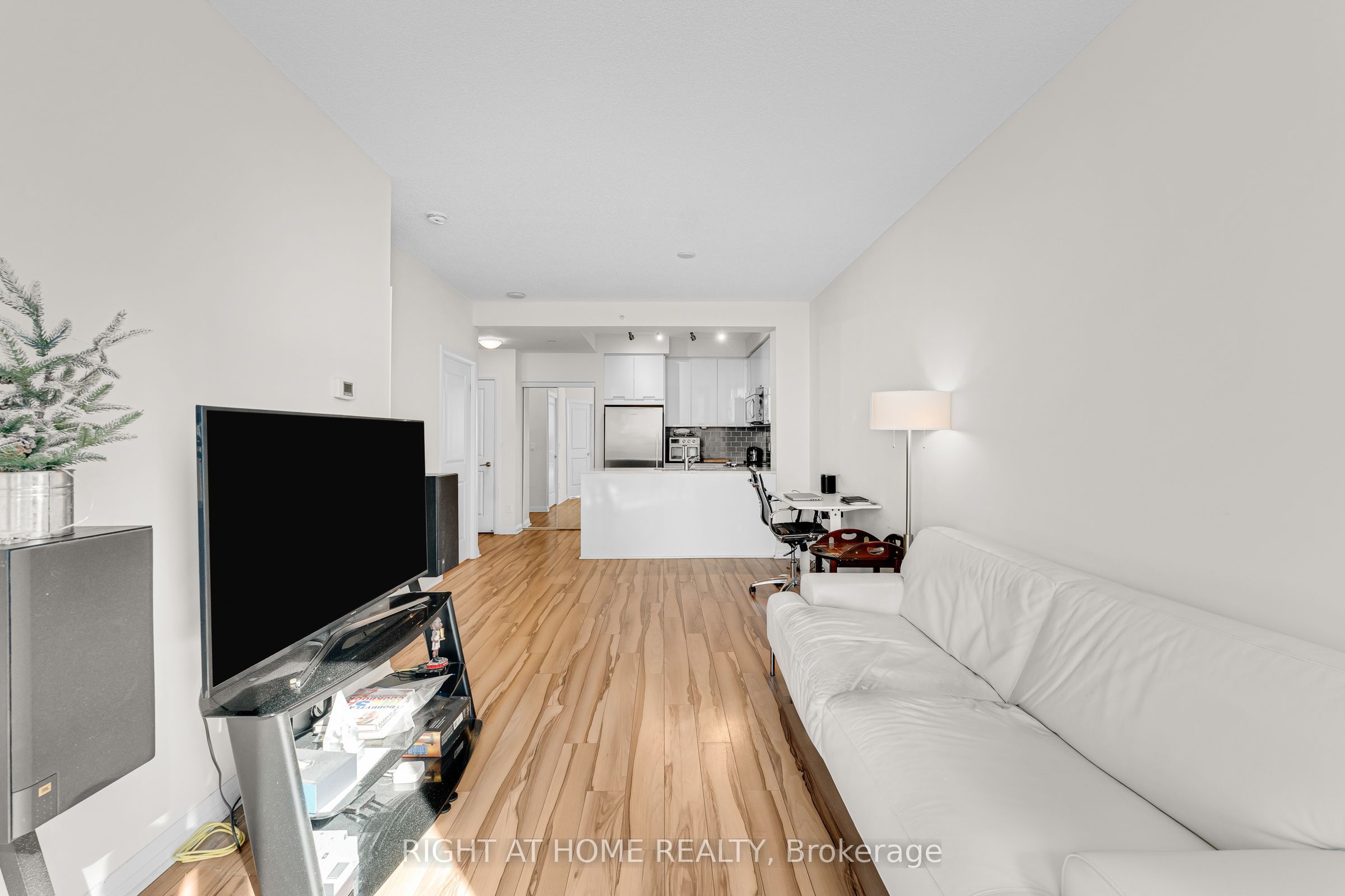 55 Eglinton Avenue W 1101 Property Photo 14