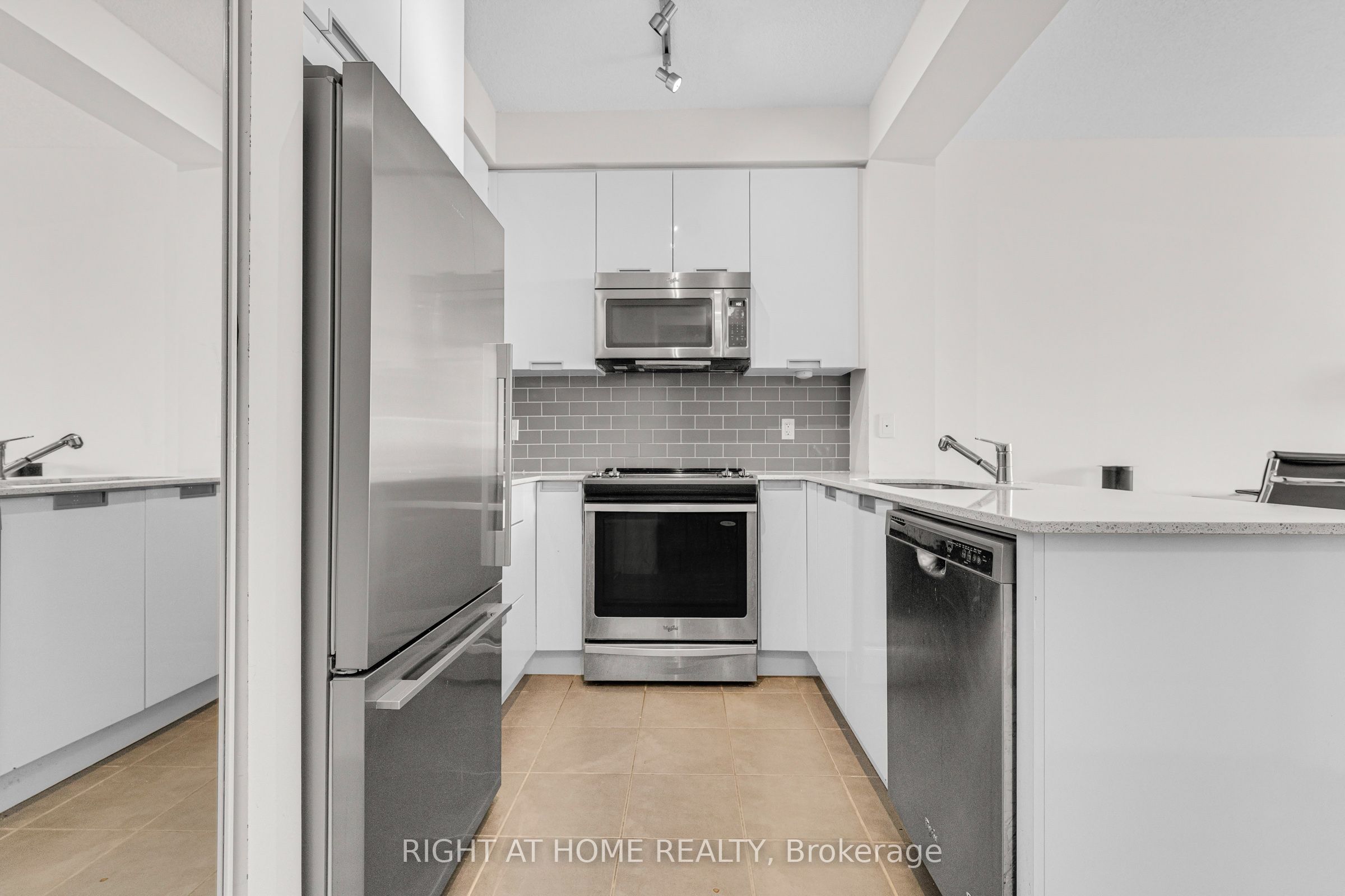 55 Eglinton Avenue W 1101 Property Photo 18