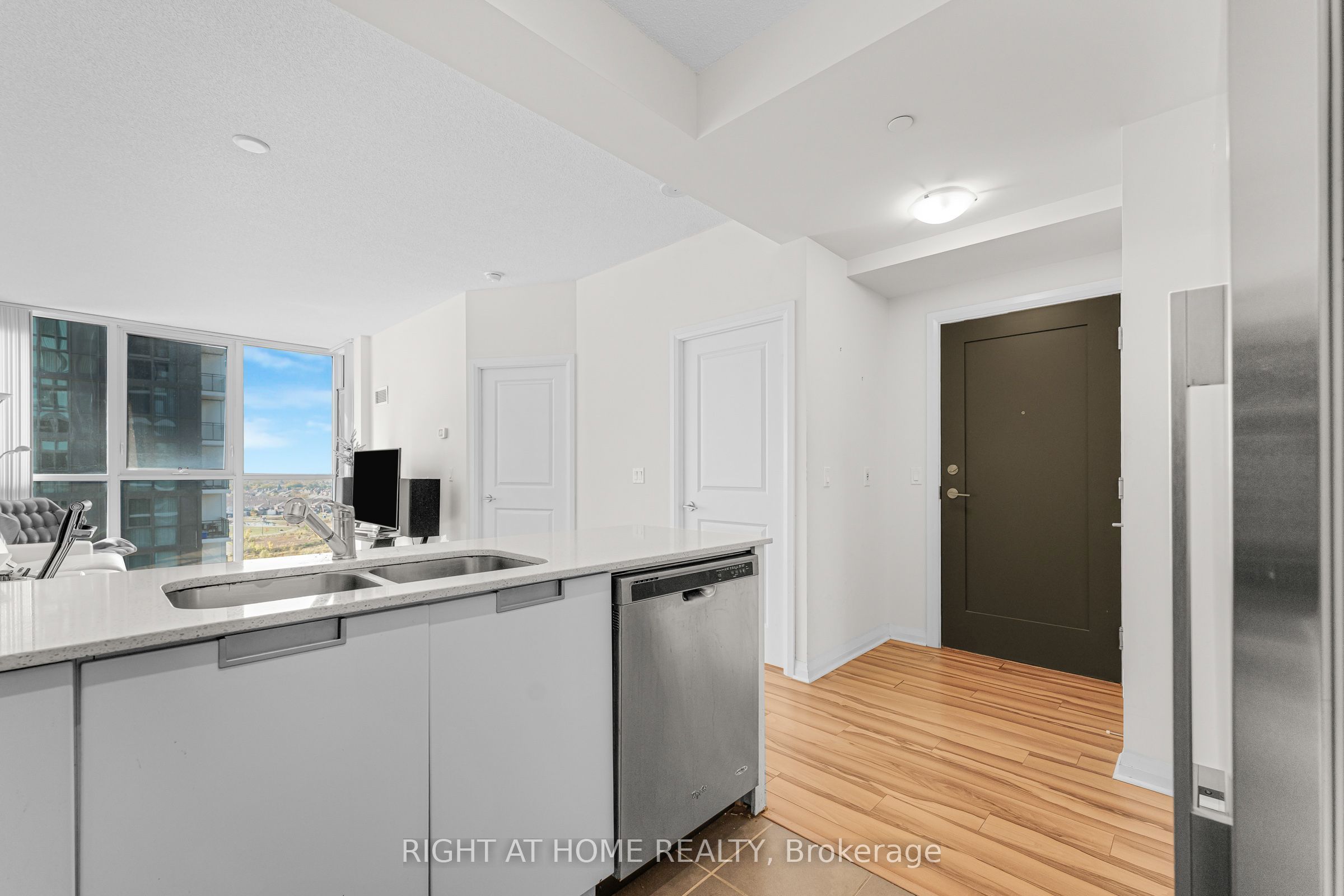 55 Eglinton Avenue W 1101 Property Photo 20