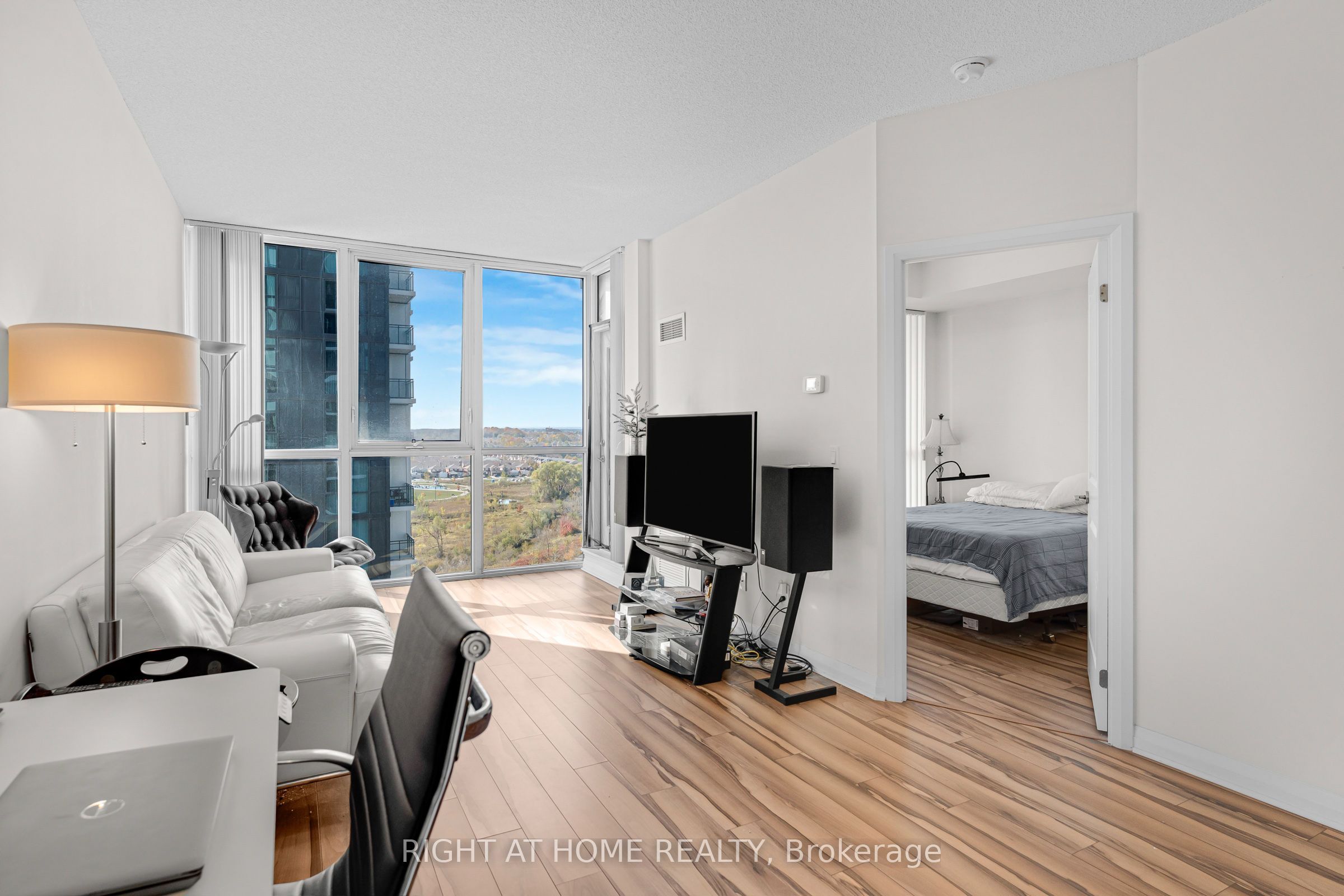 55 Eglinton Avenue W 1101 Property Photo 22