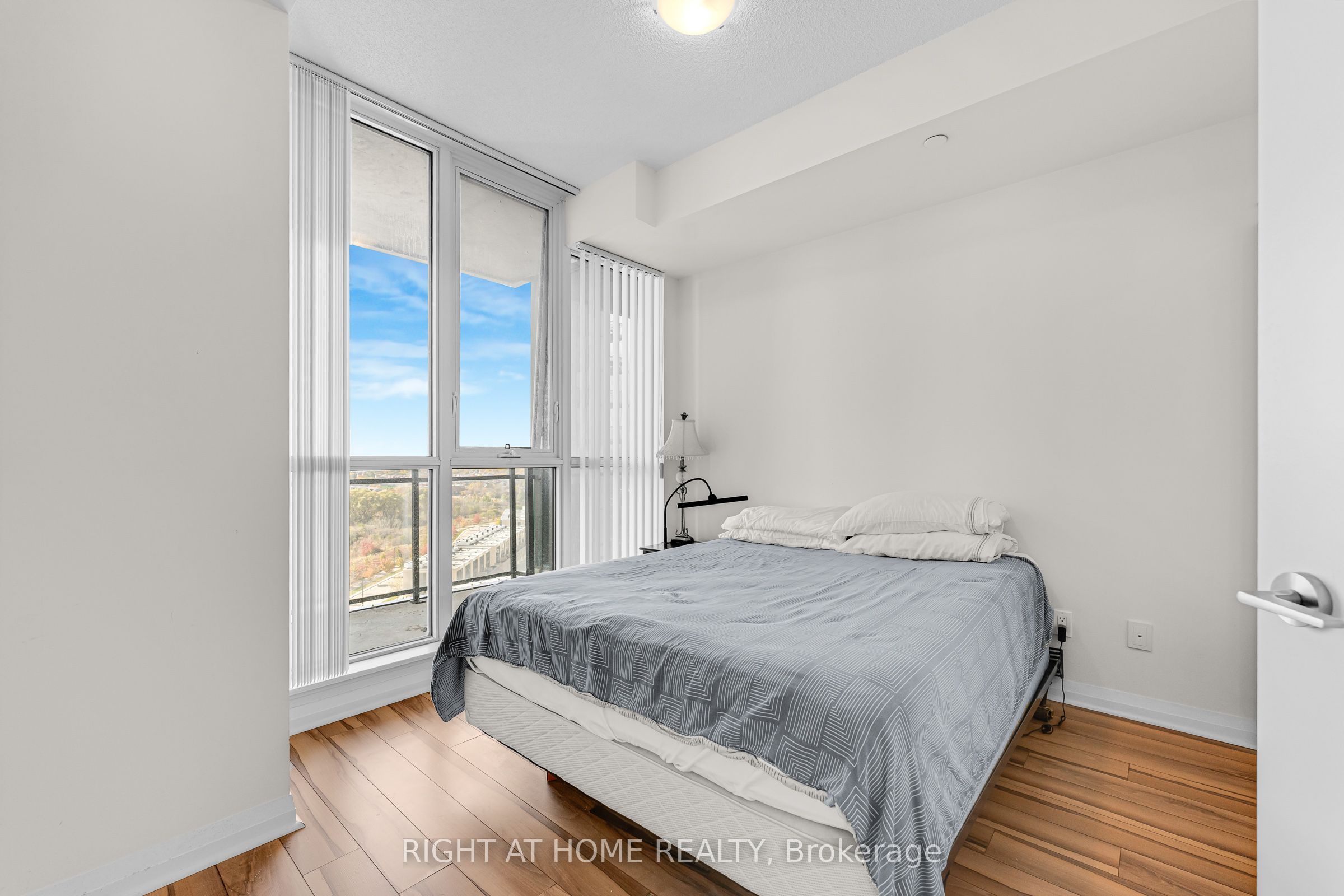 55 Eglinton Avenue W 1101 Property Photo 23
