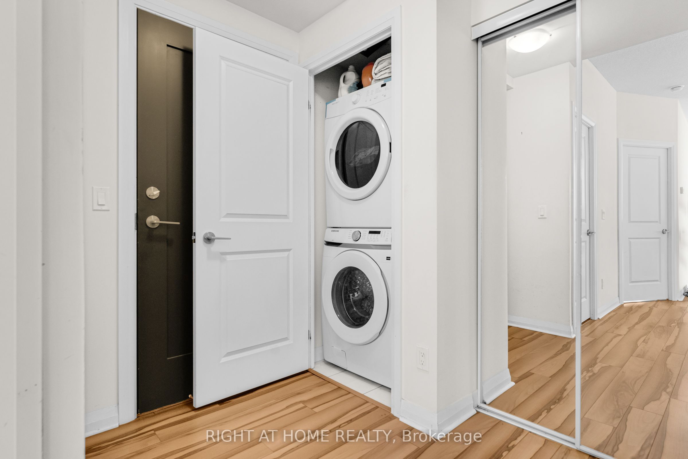 55 Eglinton Avenue W 1101 Property Photo 27