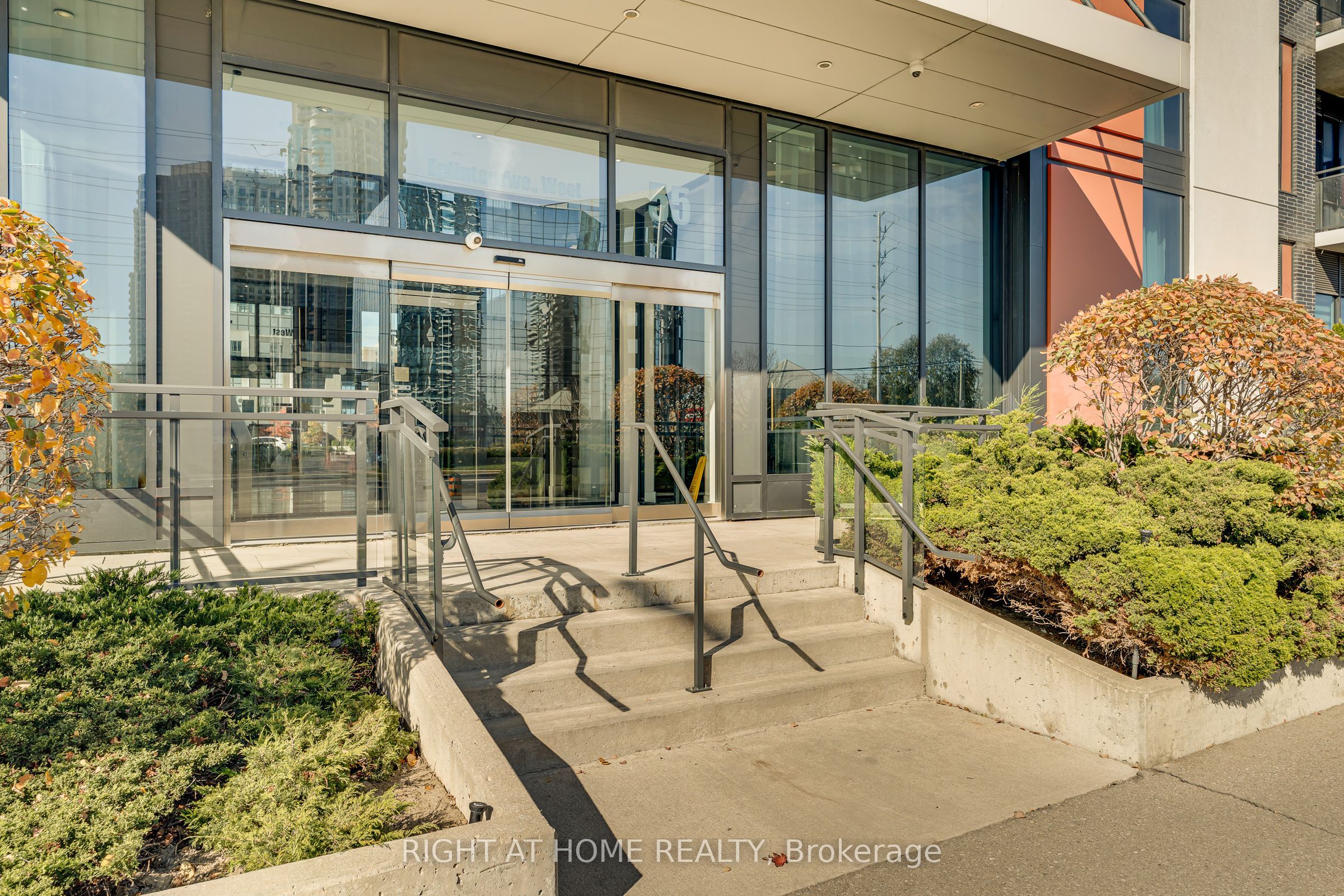 55 Eglinton Avenue W 1101 Property Photo 33