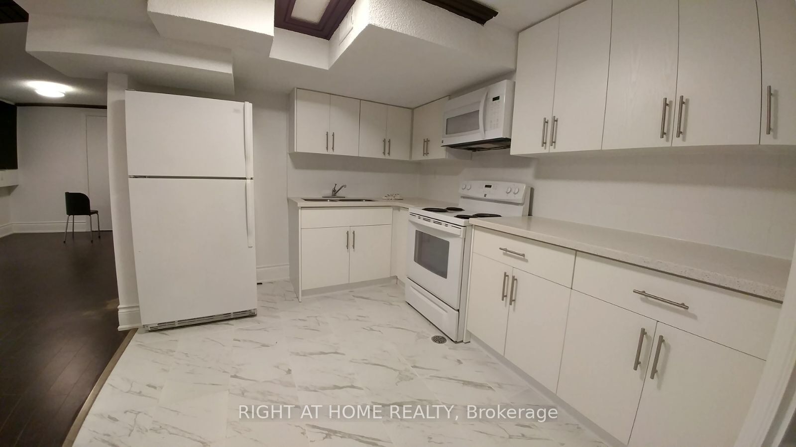 712 Winterton Way Property Photo 3
