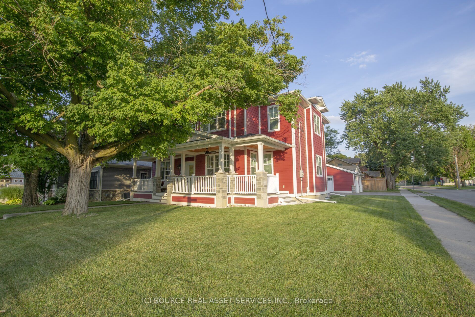 62 Miles Street Property Photo 3