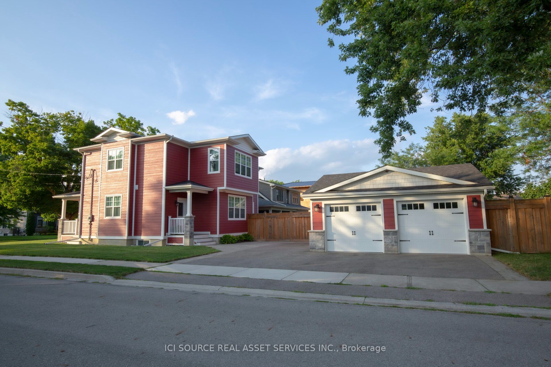 62 Miles Street Property Photo 5