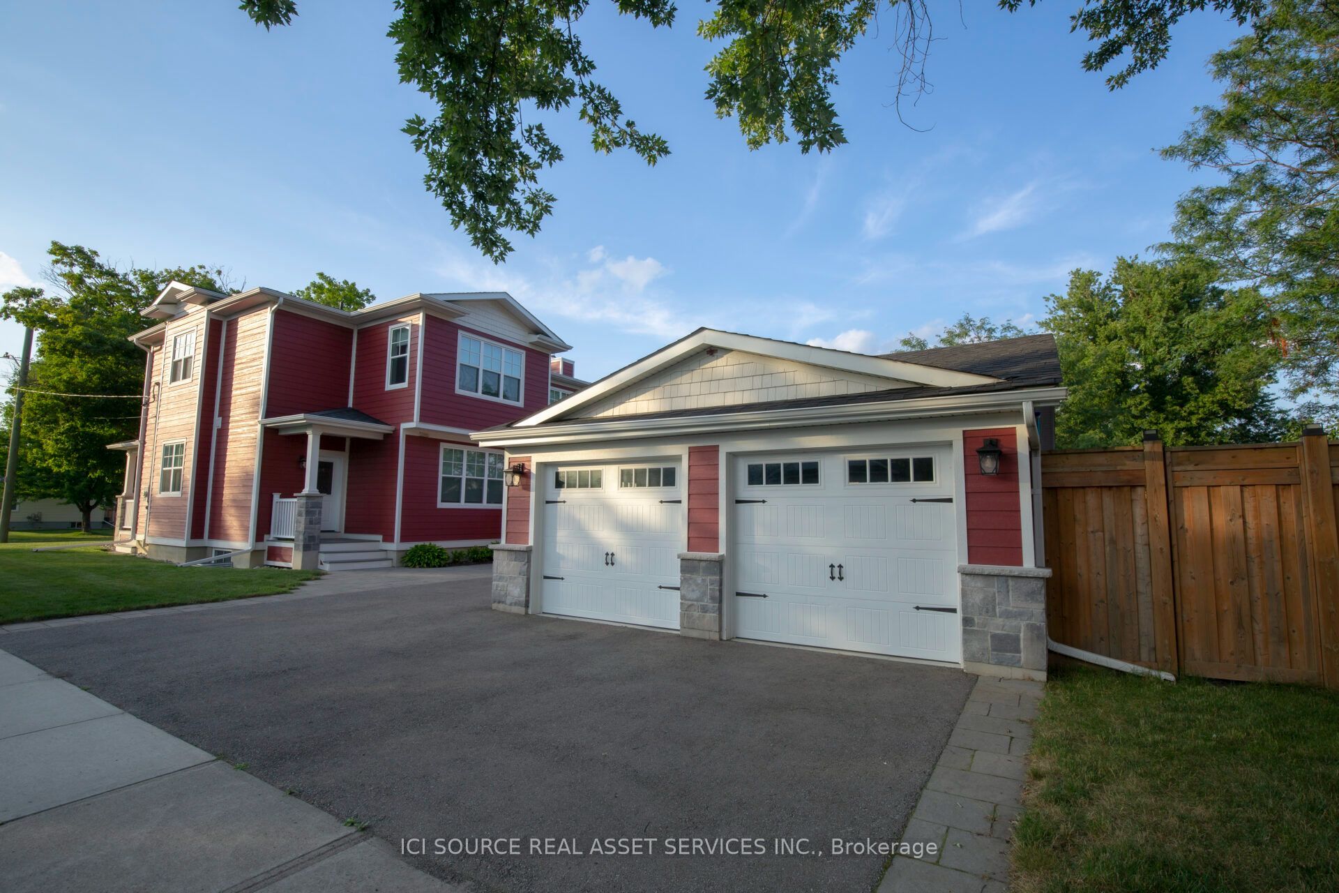 62 Miles Street Property Photo 6