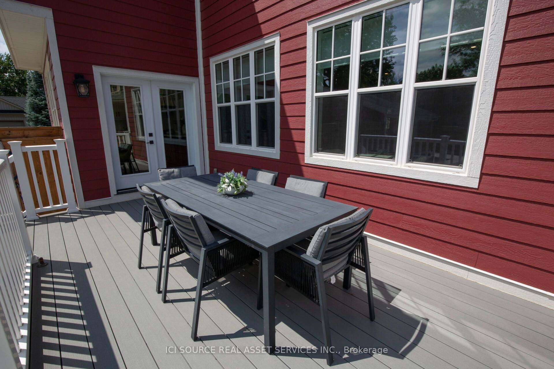 62 Miles Street Property Photo 11