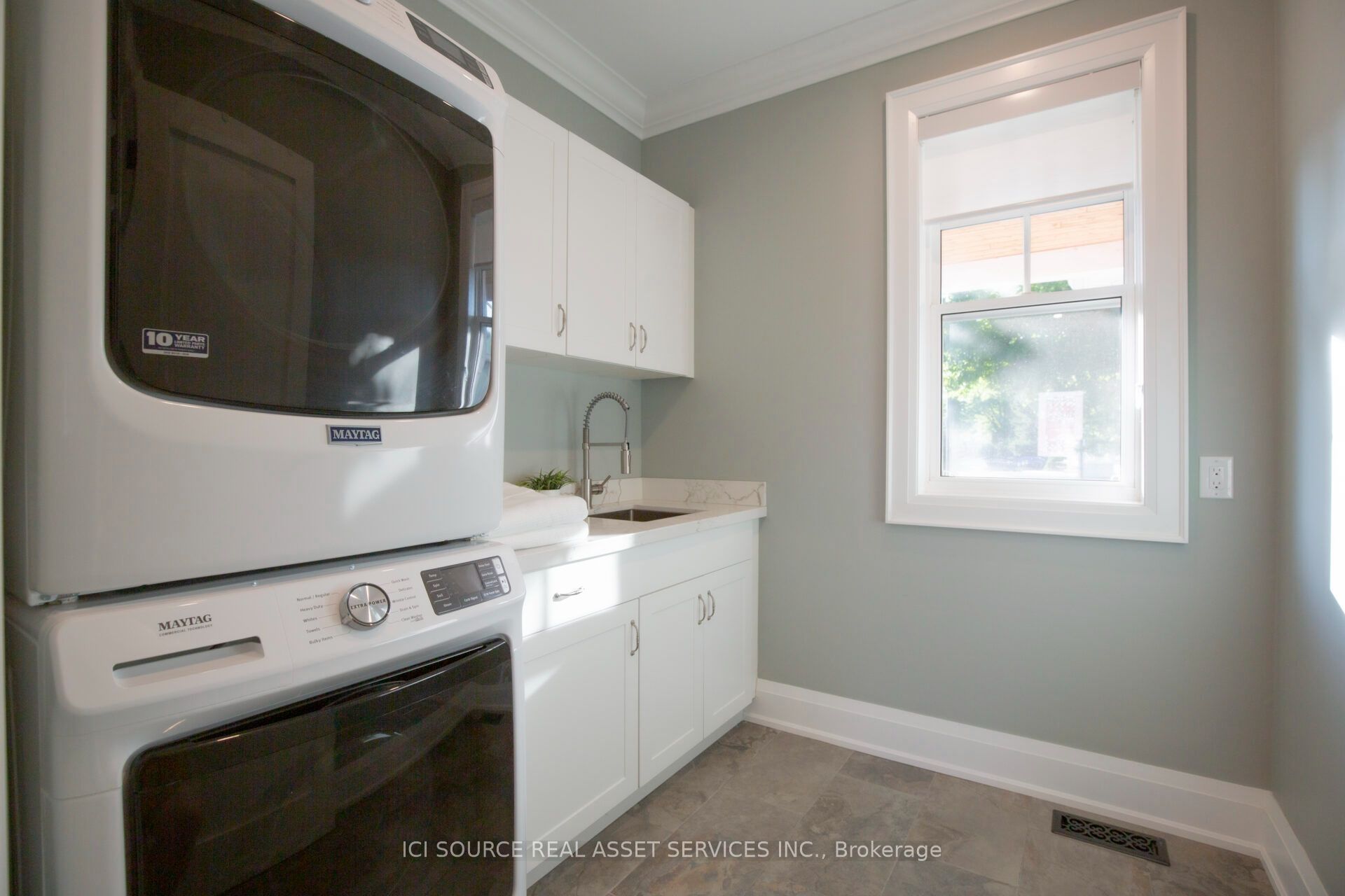 62 Miles Street Property Photo 19