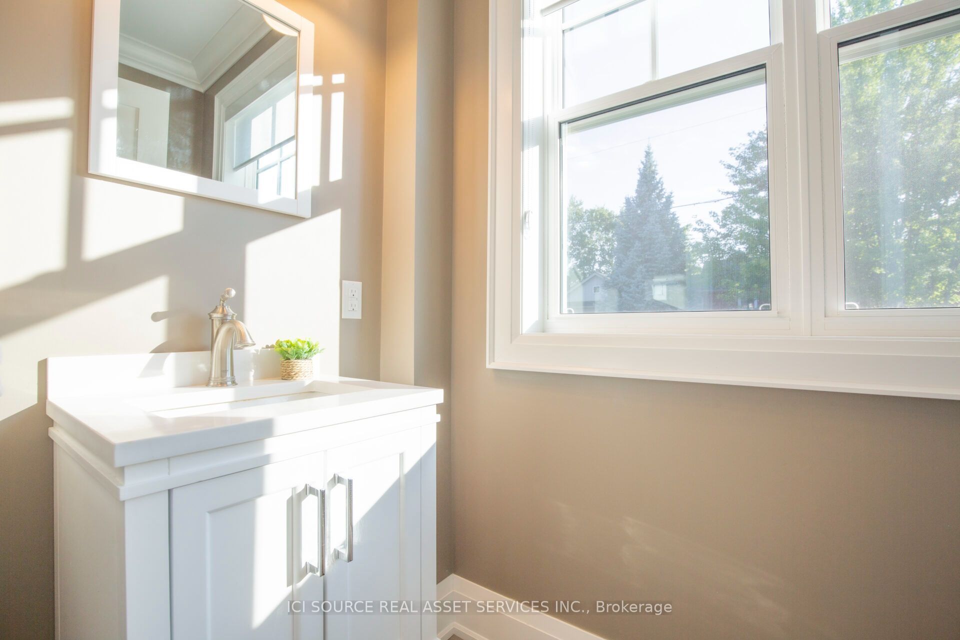 62 Miles Street Property Photo 20