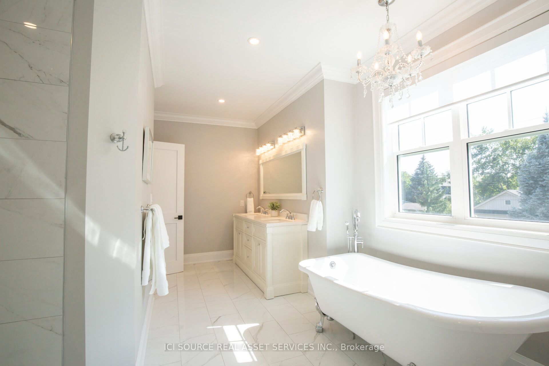 62 Miles Street Property Photo 34