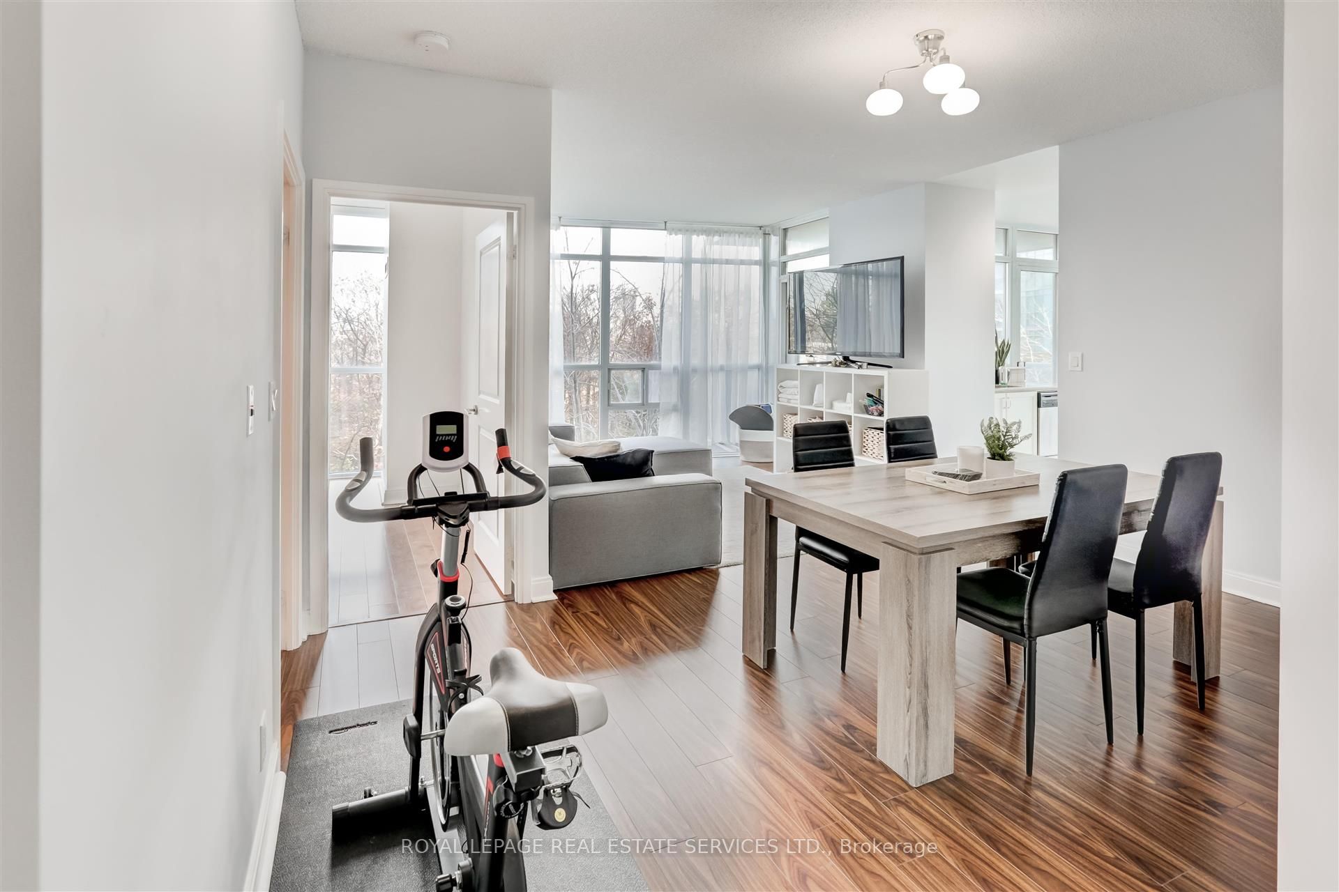 80 Absolute Avenue 303 Property Photo 3