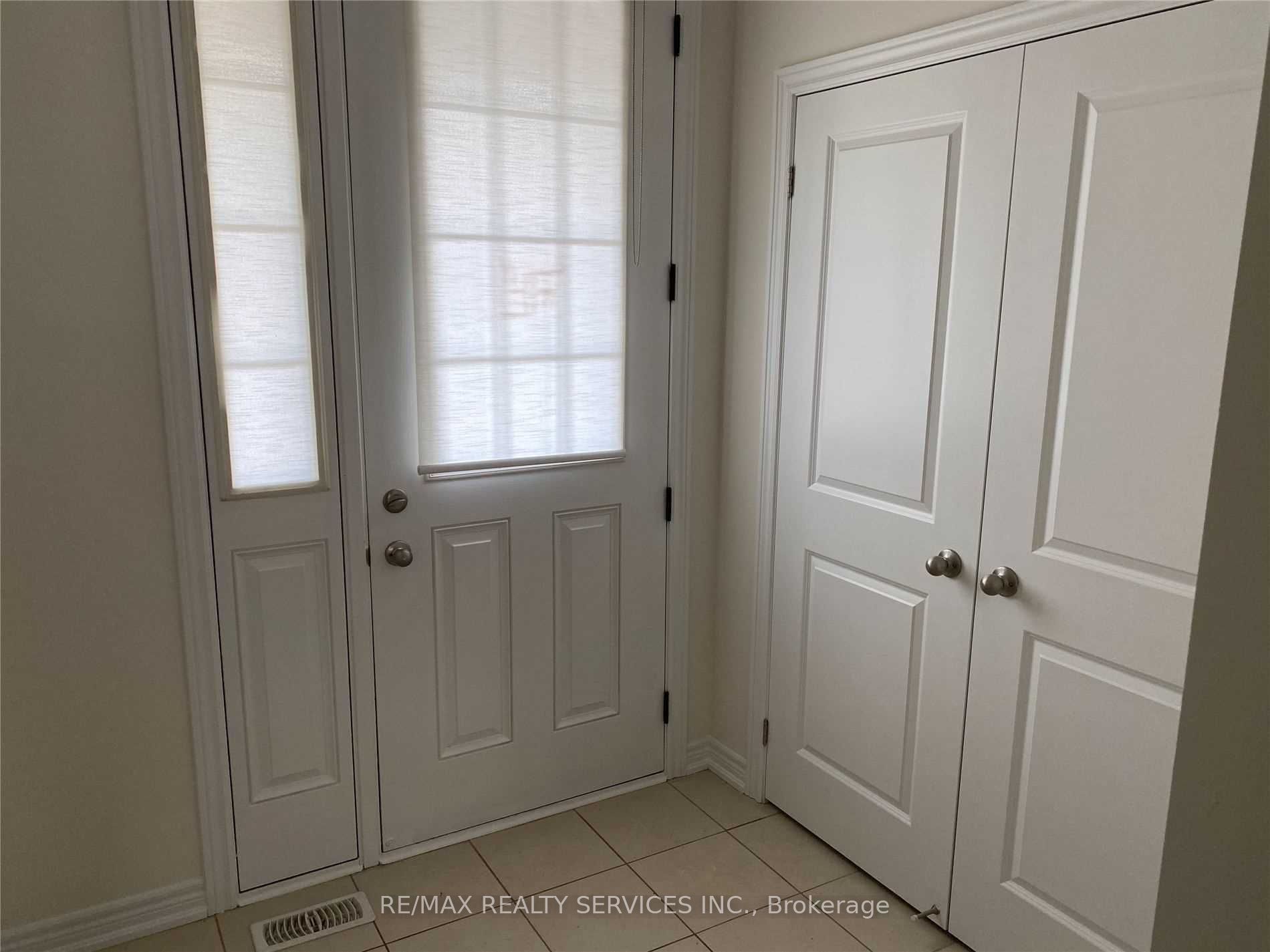 43 Hogan Manor Drive Property Photo 2