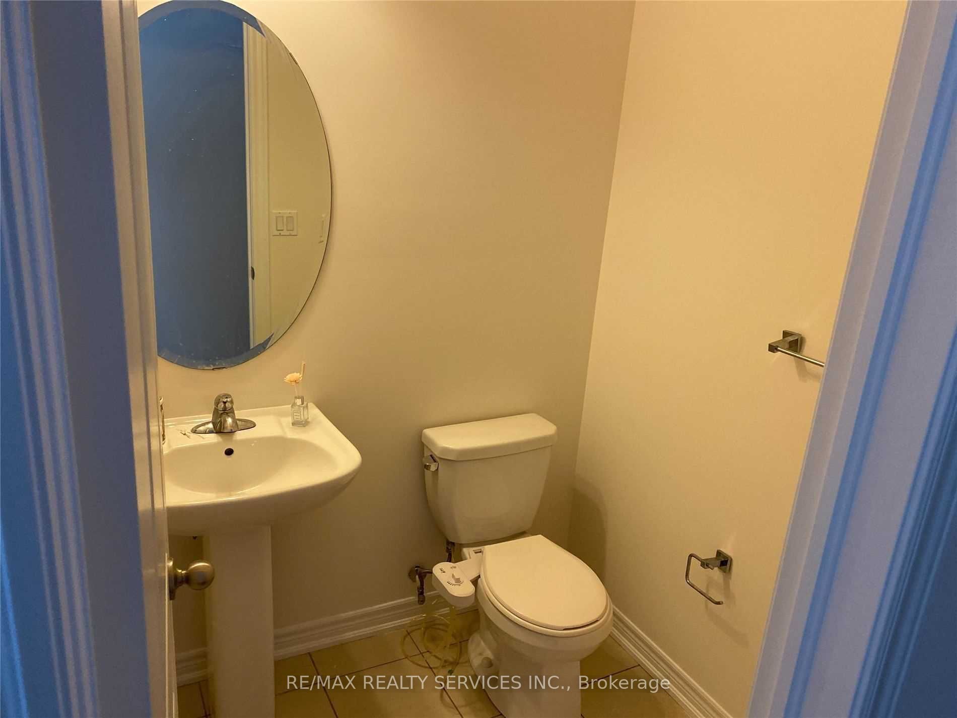 43 Hogan Manor Drive Property Photo 4