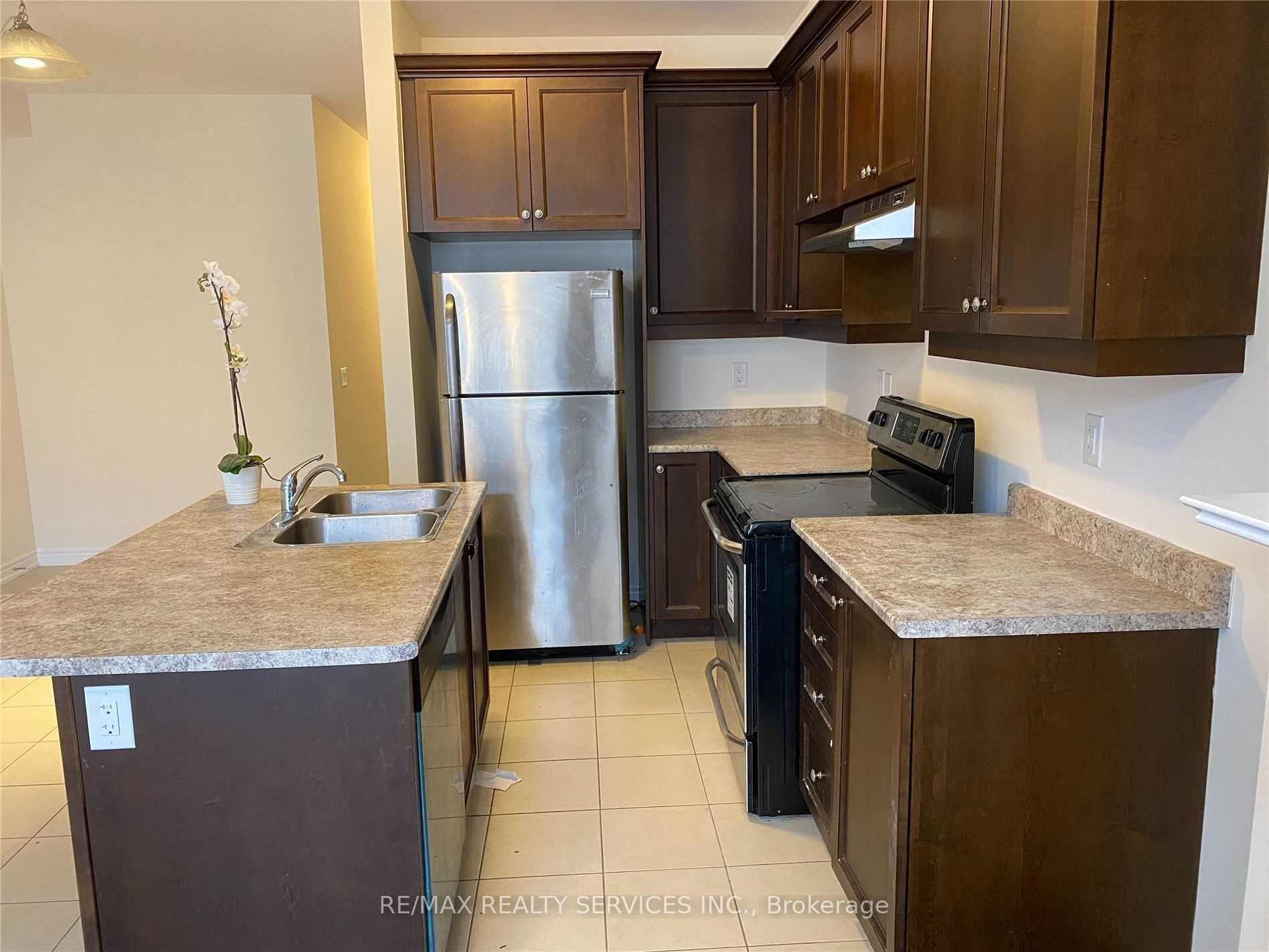 43 Hogan Manor Drive Property Photo 5