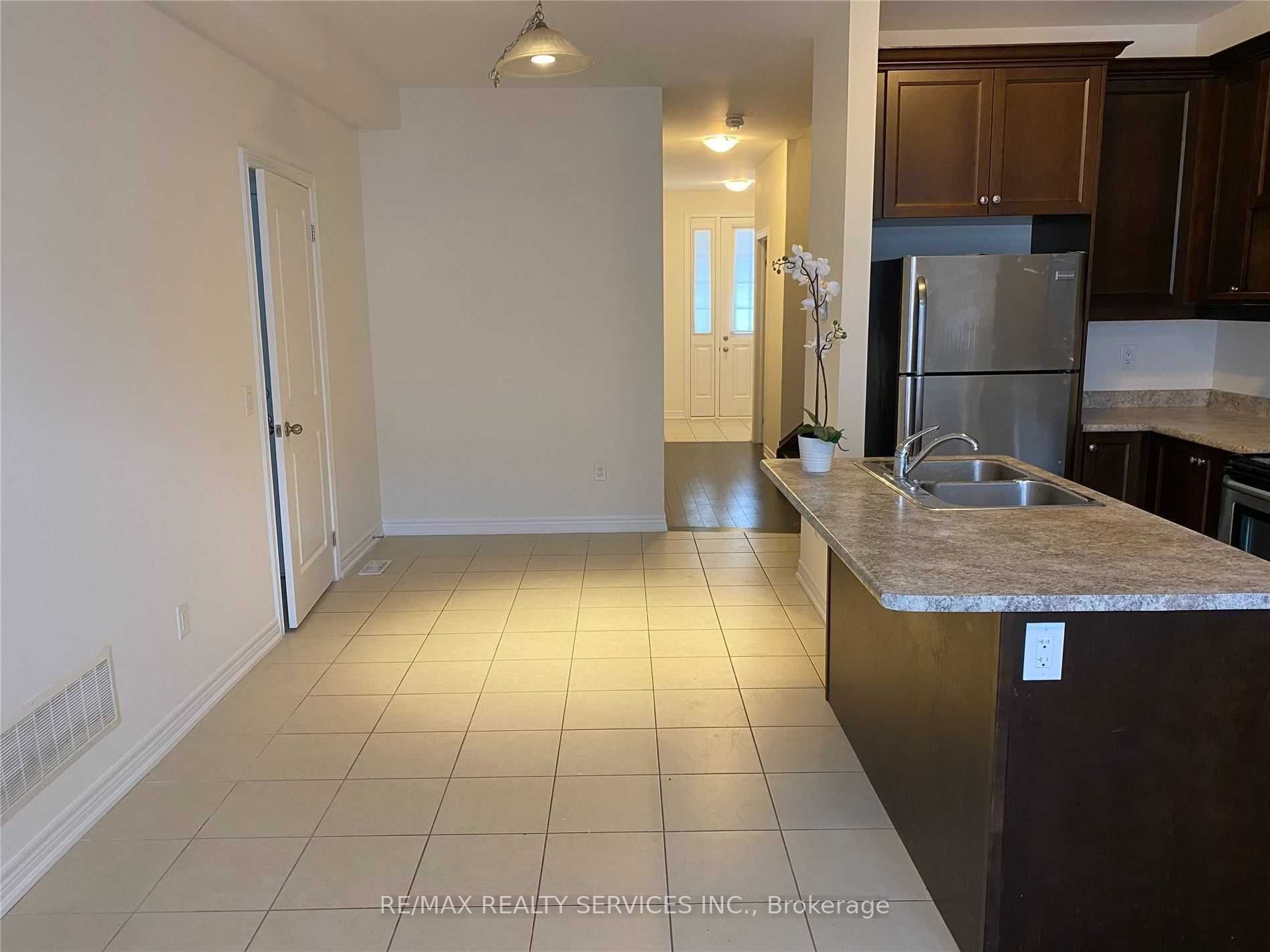 43 Hogan Manor Drive Property Photo 6