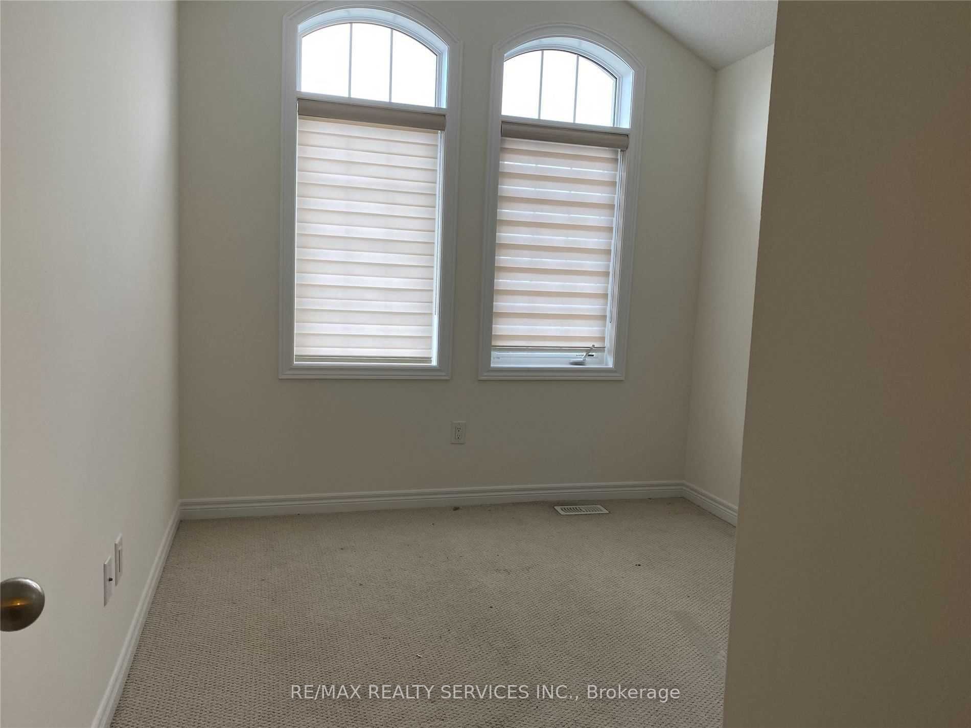 43 Hogan Manor Drive Property Photo 9