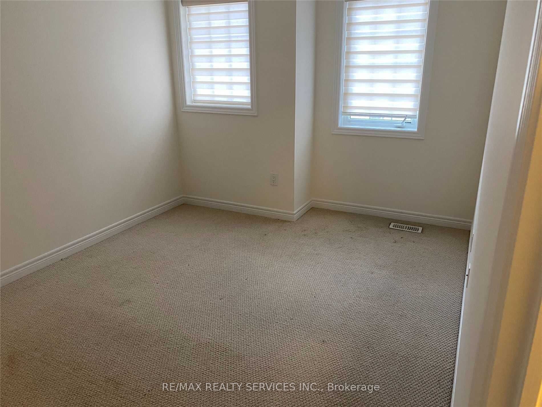 43 Hogan Manor Drive Property Photo 10