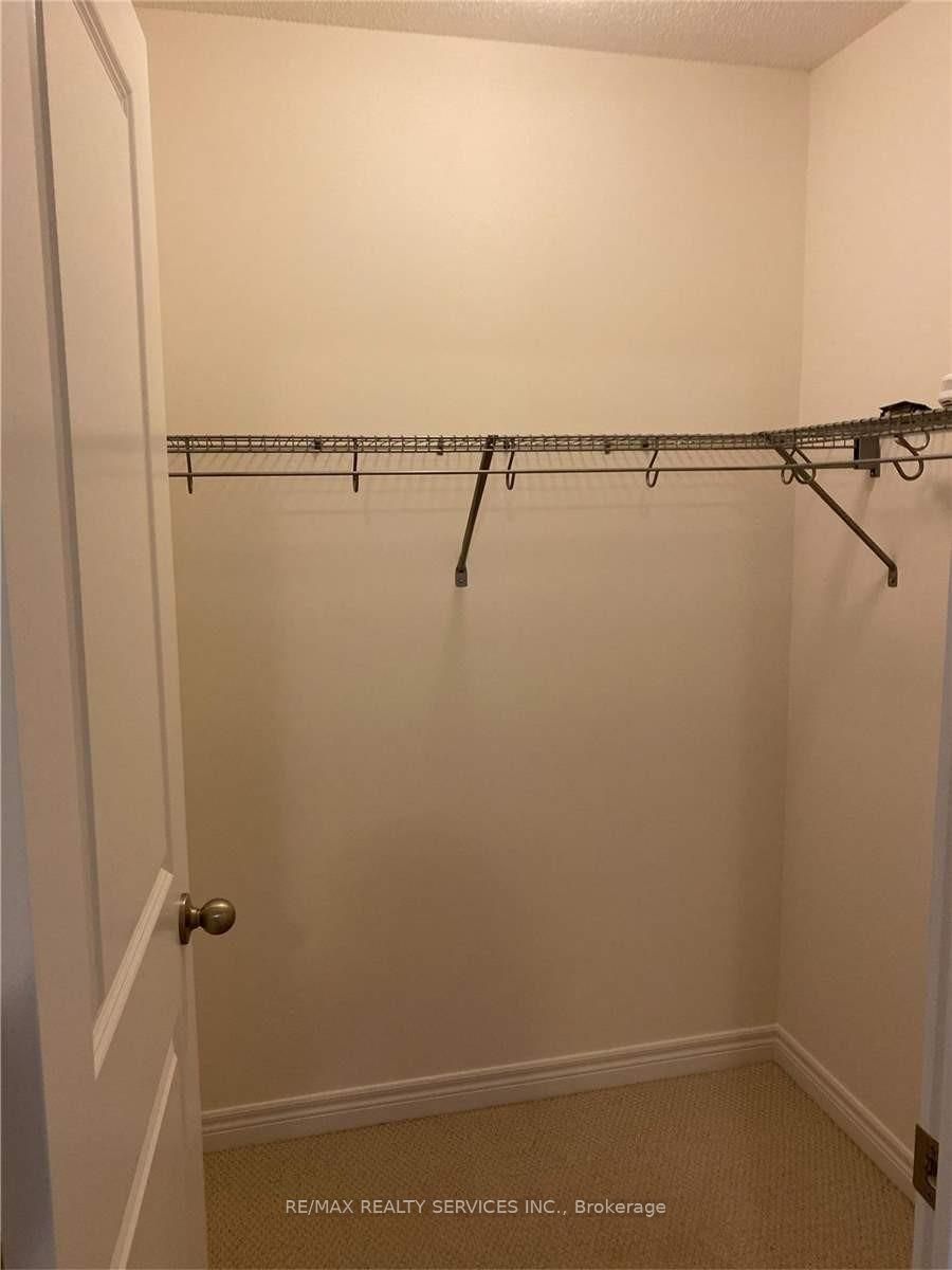 43 Hogan Manor Drive Property Photo 13