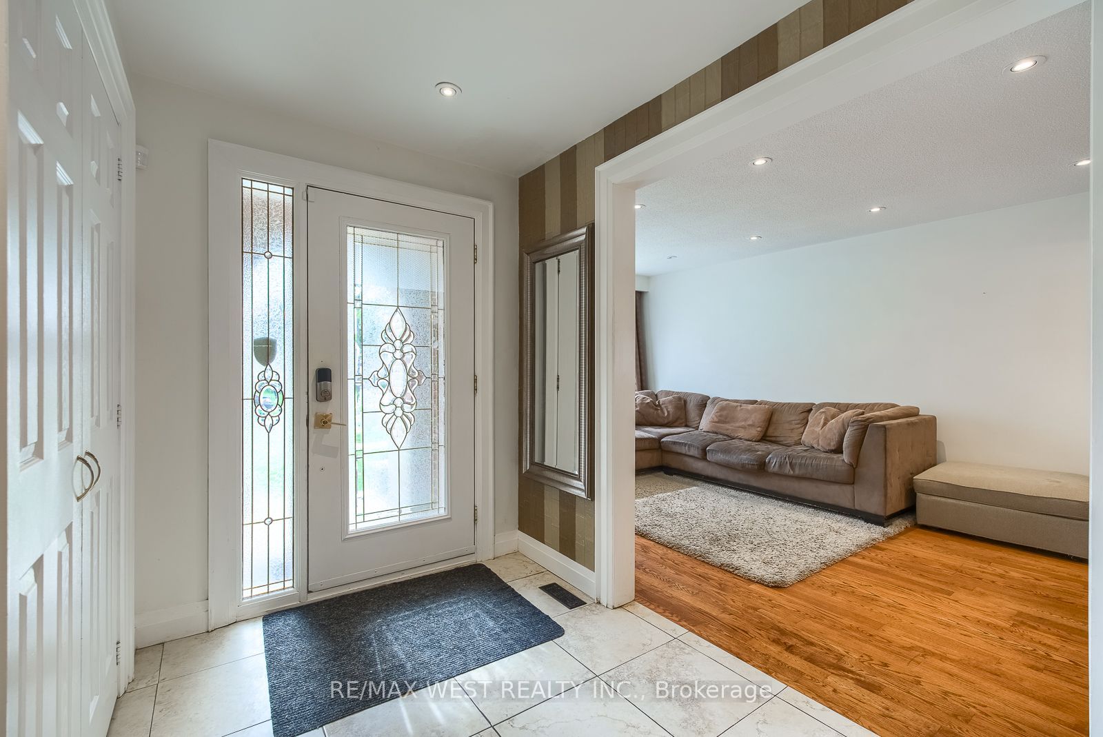 347 Karen Park Crescent Property Photo 5