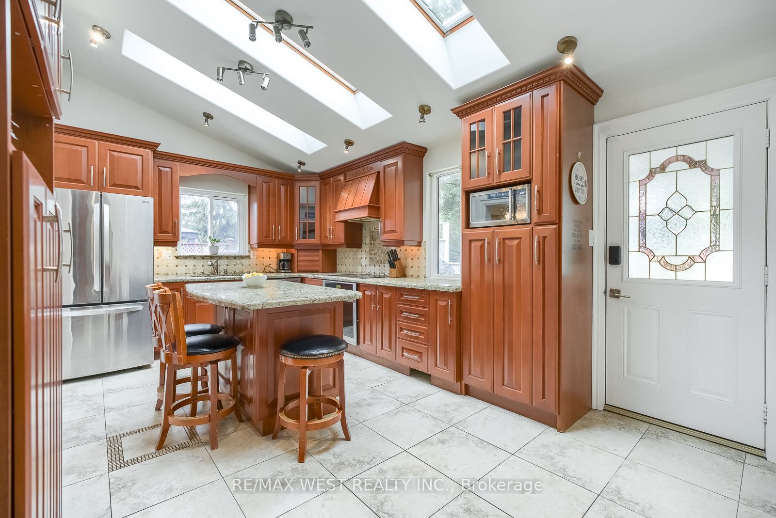 347 Karen Park Crescent Property Photo 11