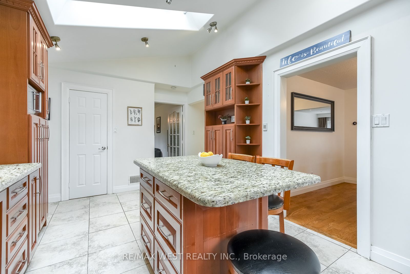 347 Karen Park Crescent Property Photo 15