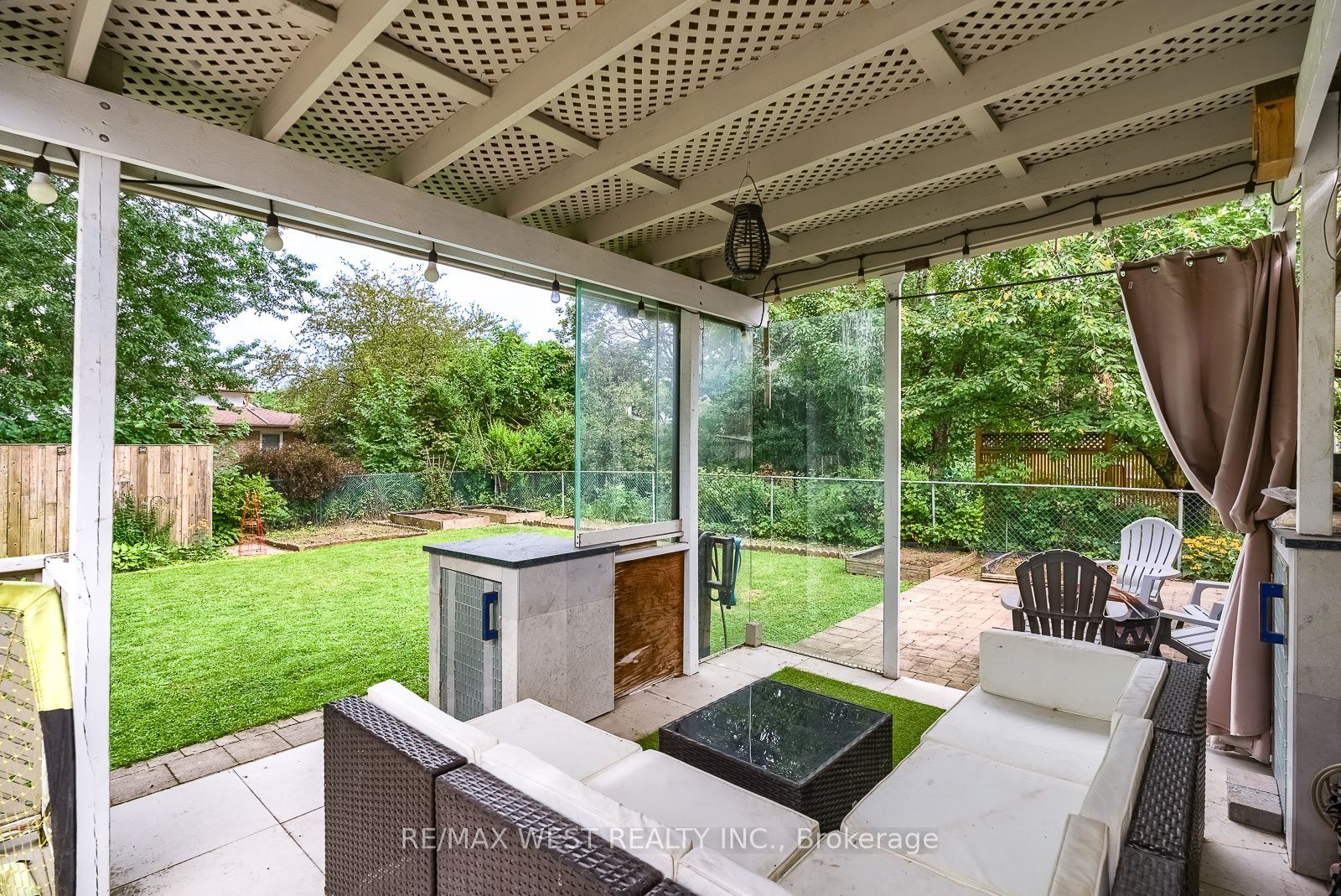 347 Karen Park Crescent Property Photo 44