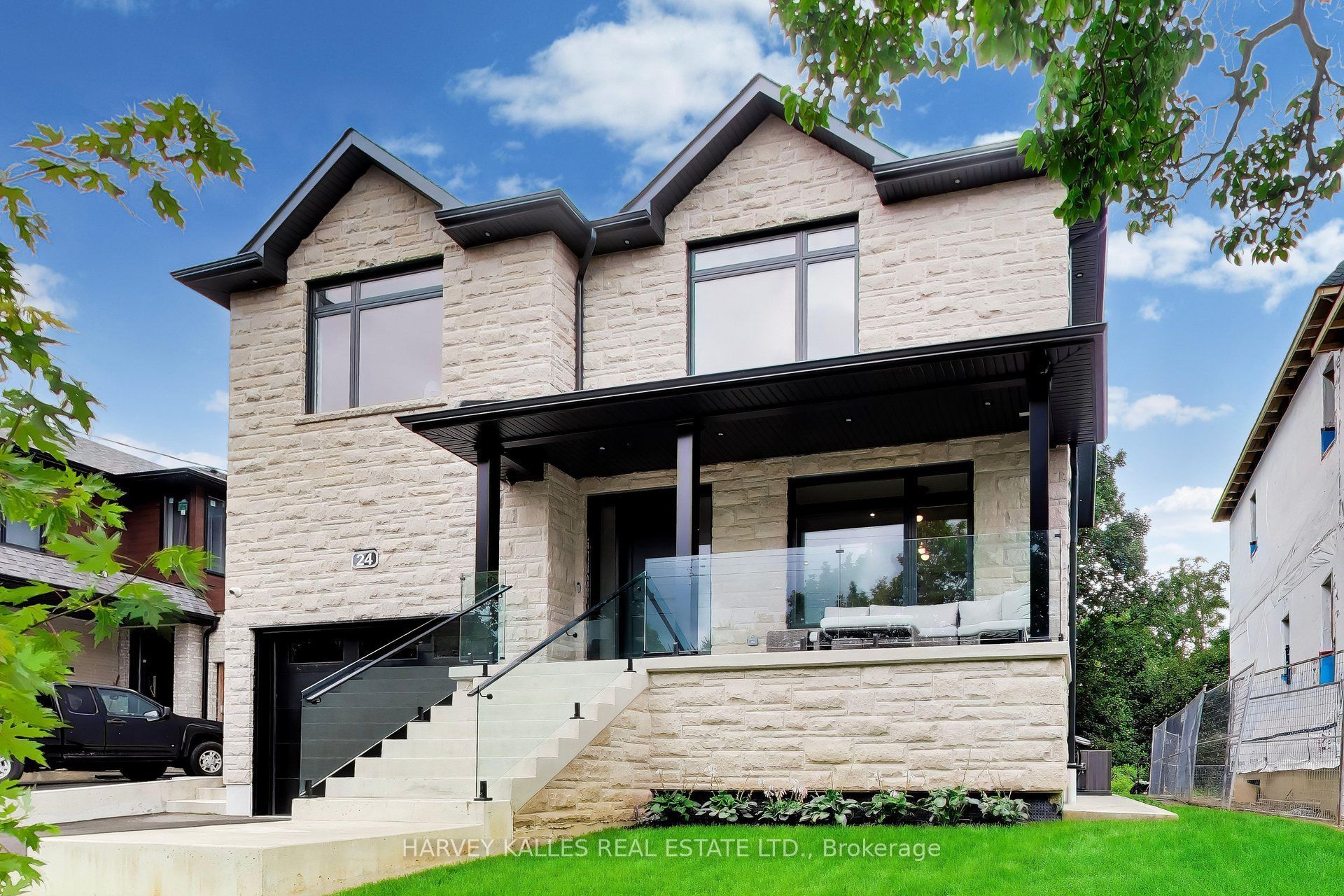 24 Ravenscrest Drive