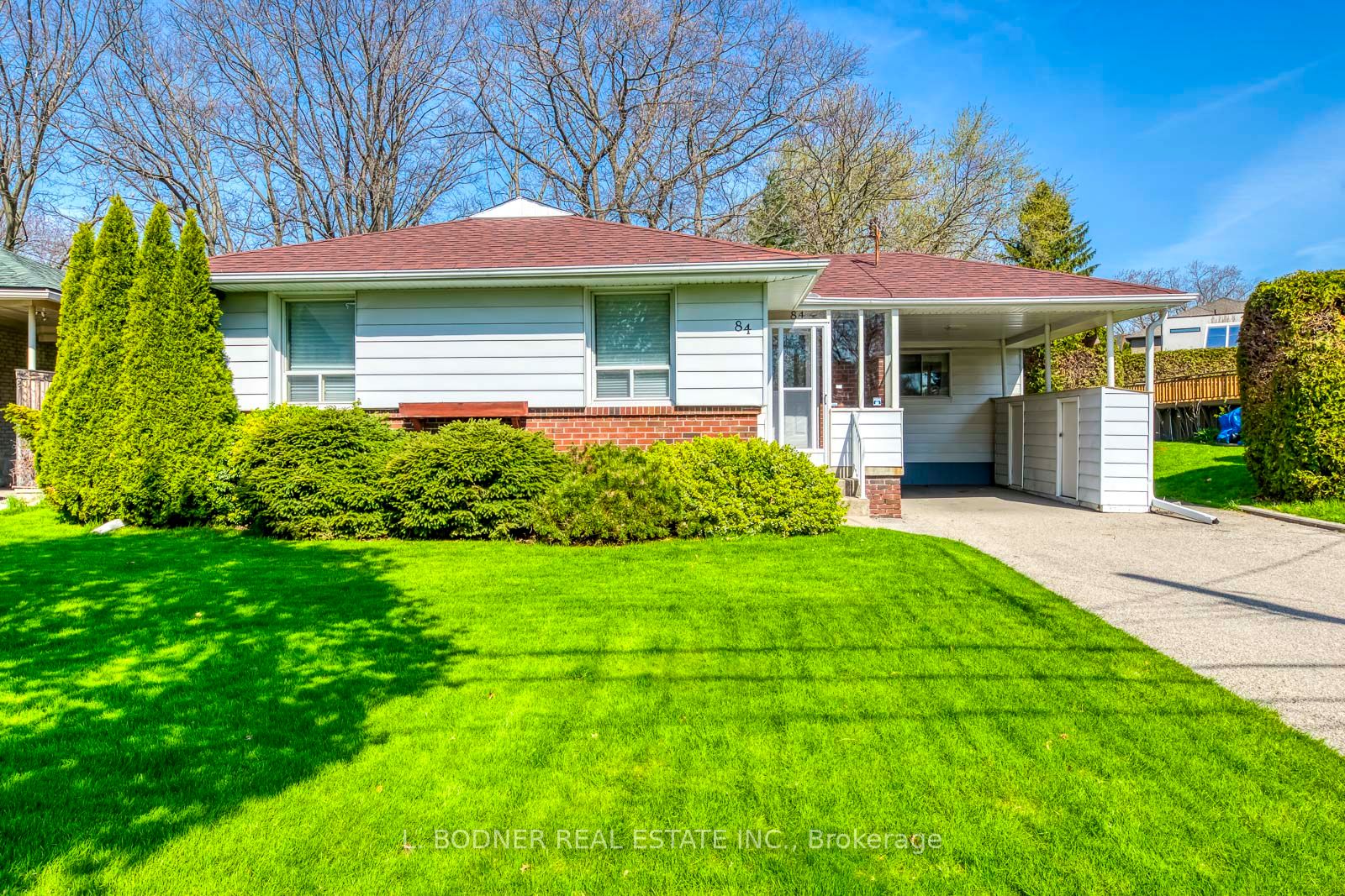 84 Ravenscrest Drive