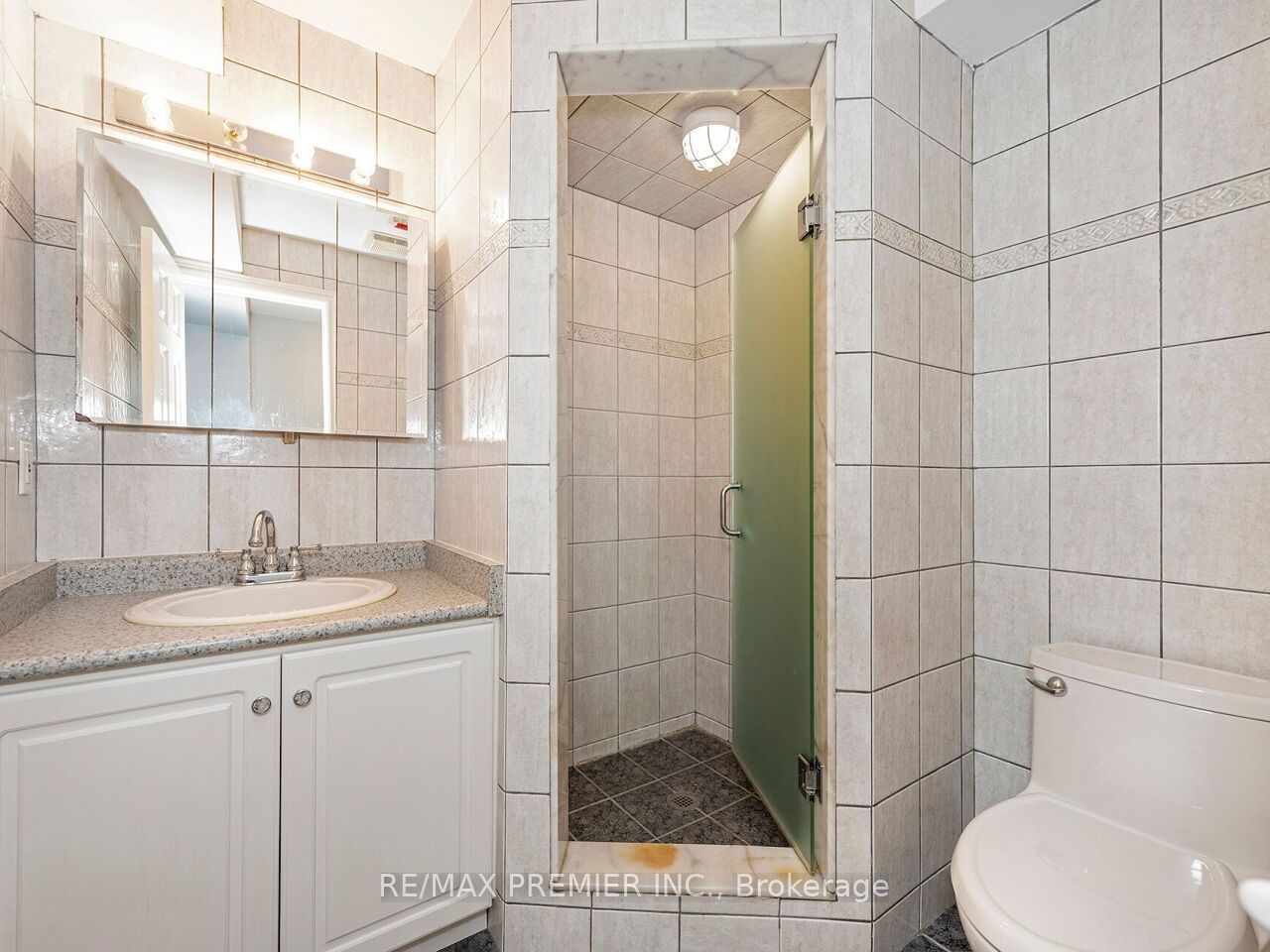 27 Gaydon Avenue Property Photo 35