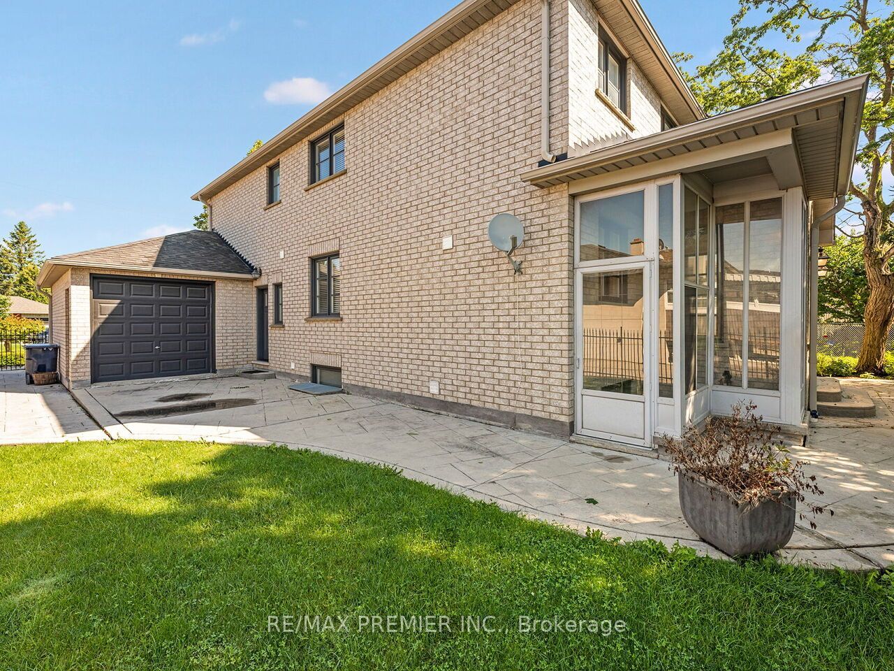 27 Gaydon Avenue Property Photo 36