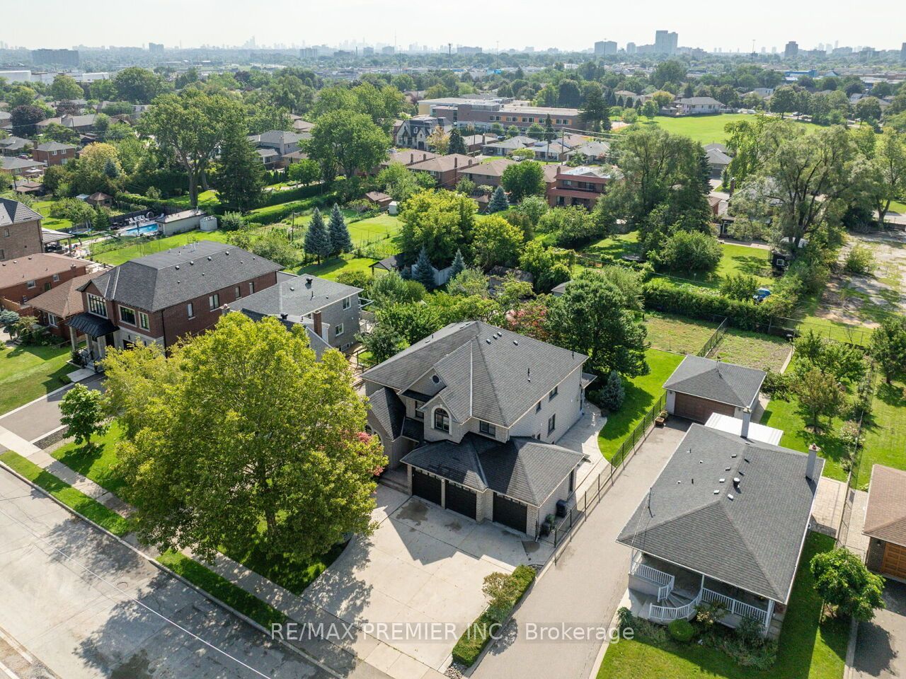 27 Gaydon Avenue Property Photo 42