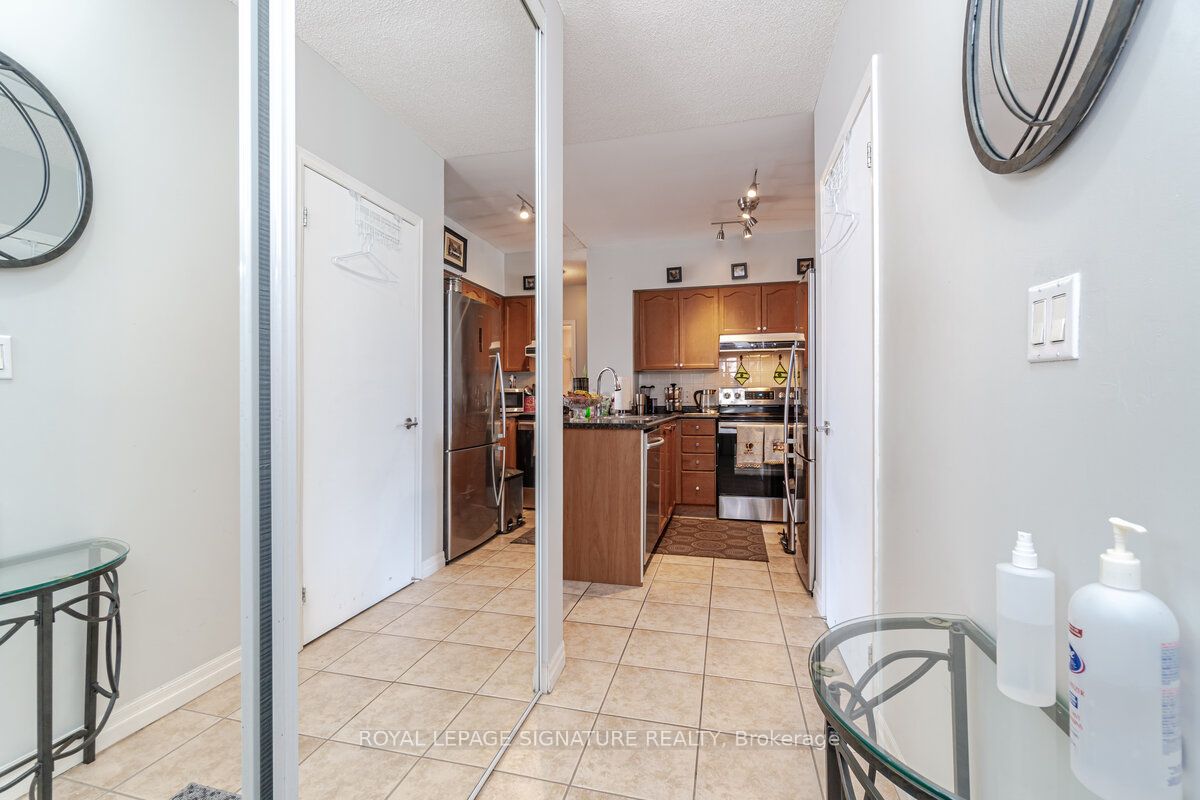 38 Fontenay Court 1410 Property Photo 4