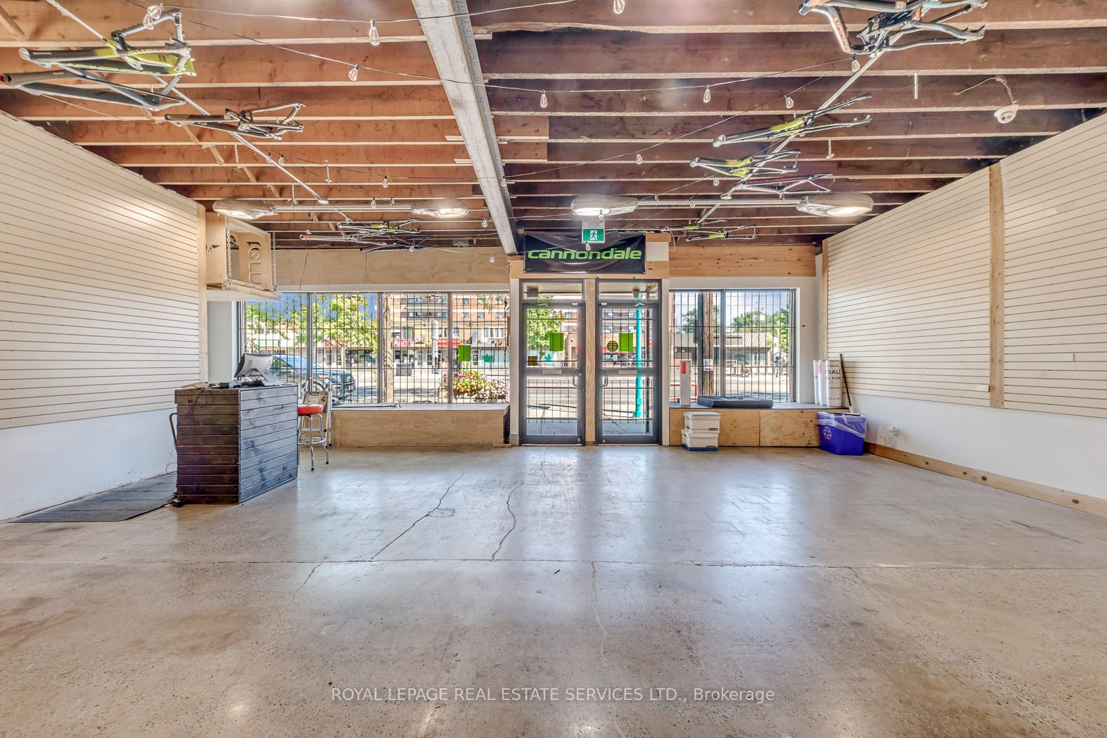 3267 Lake Shore Boulevard W Property Photo 7