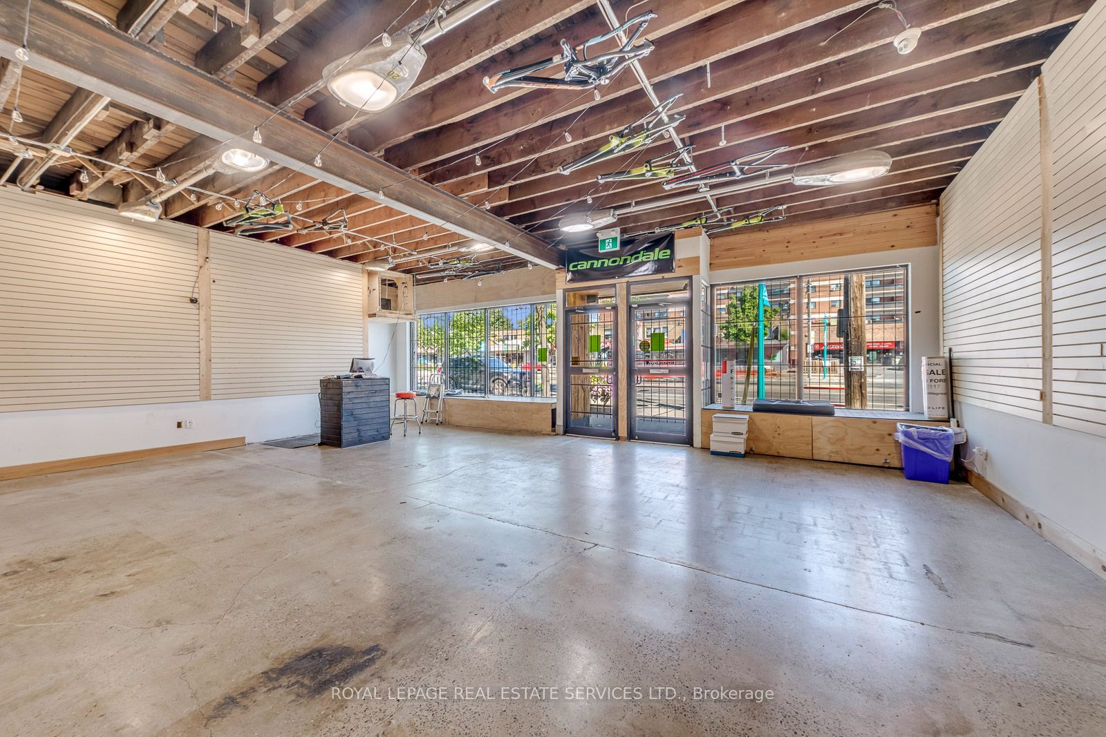3267 Lake Shore Boulevard W Property Photo 8