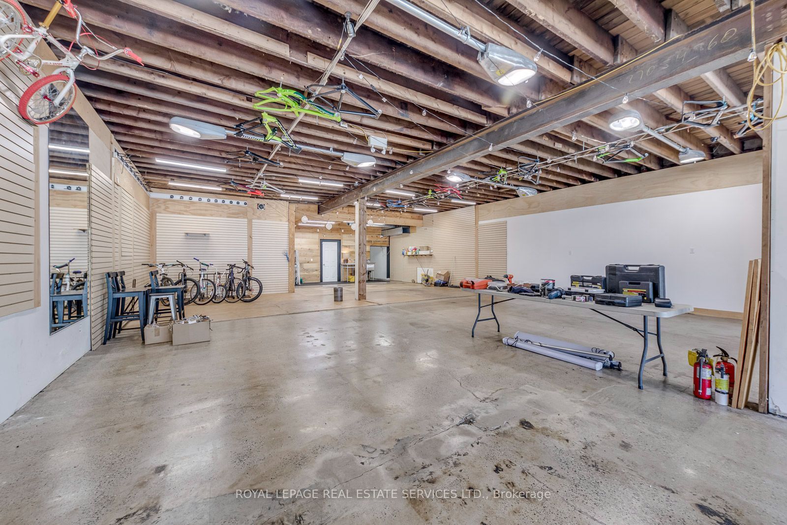 3267 Lake Shore Boulevard W Property Photo 12