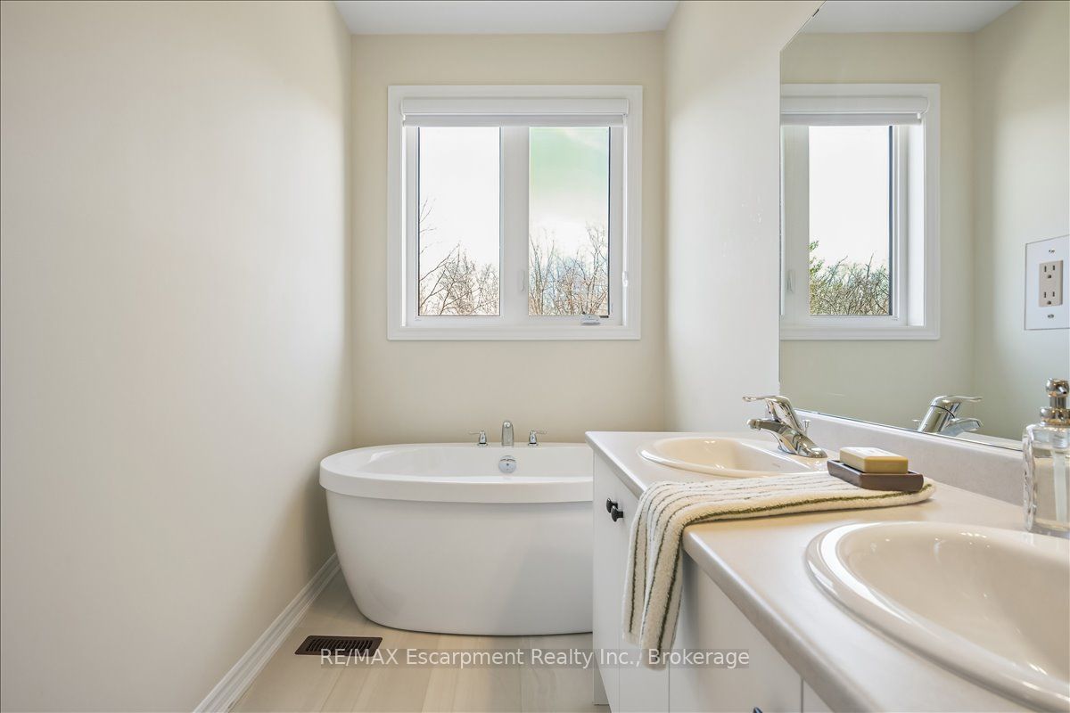 2092 Ellerston Common Property Photo 31