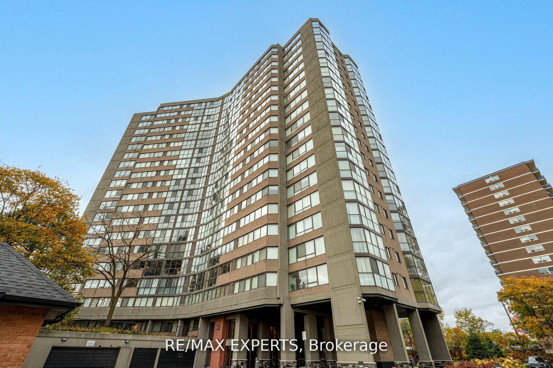 40 Richview Road 1103 Property Photo 2