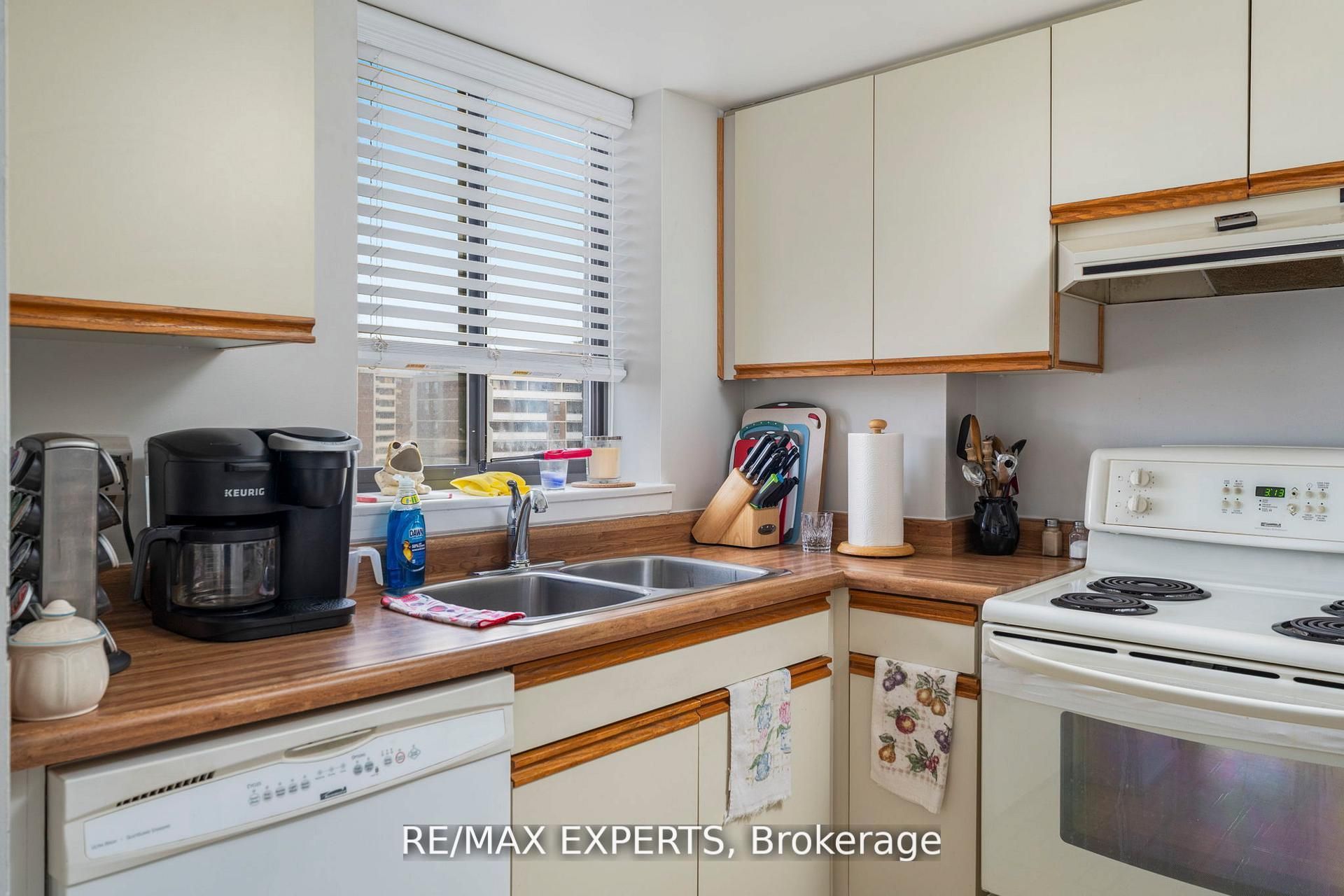 40 Richview Road 1103 Property Photo 17