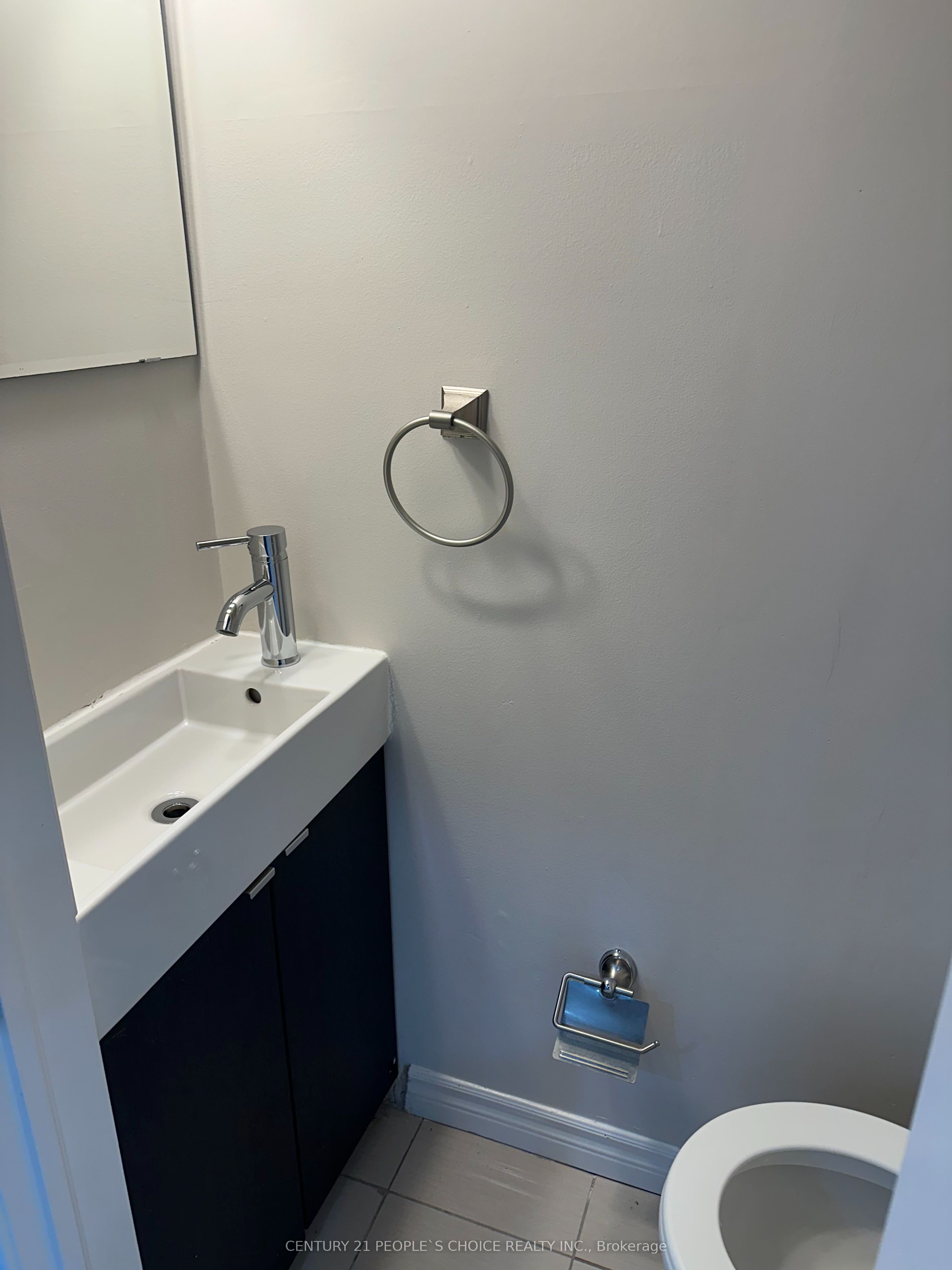 72 Cathcart Crescent Upper Property Photo 7