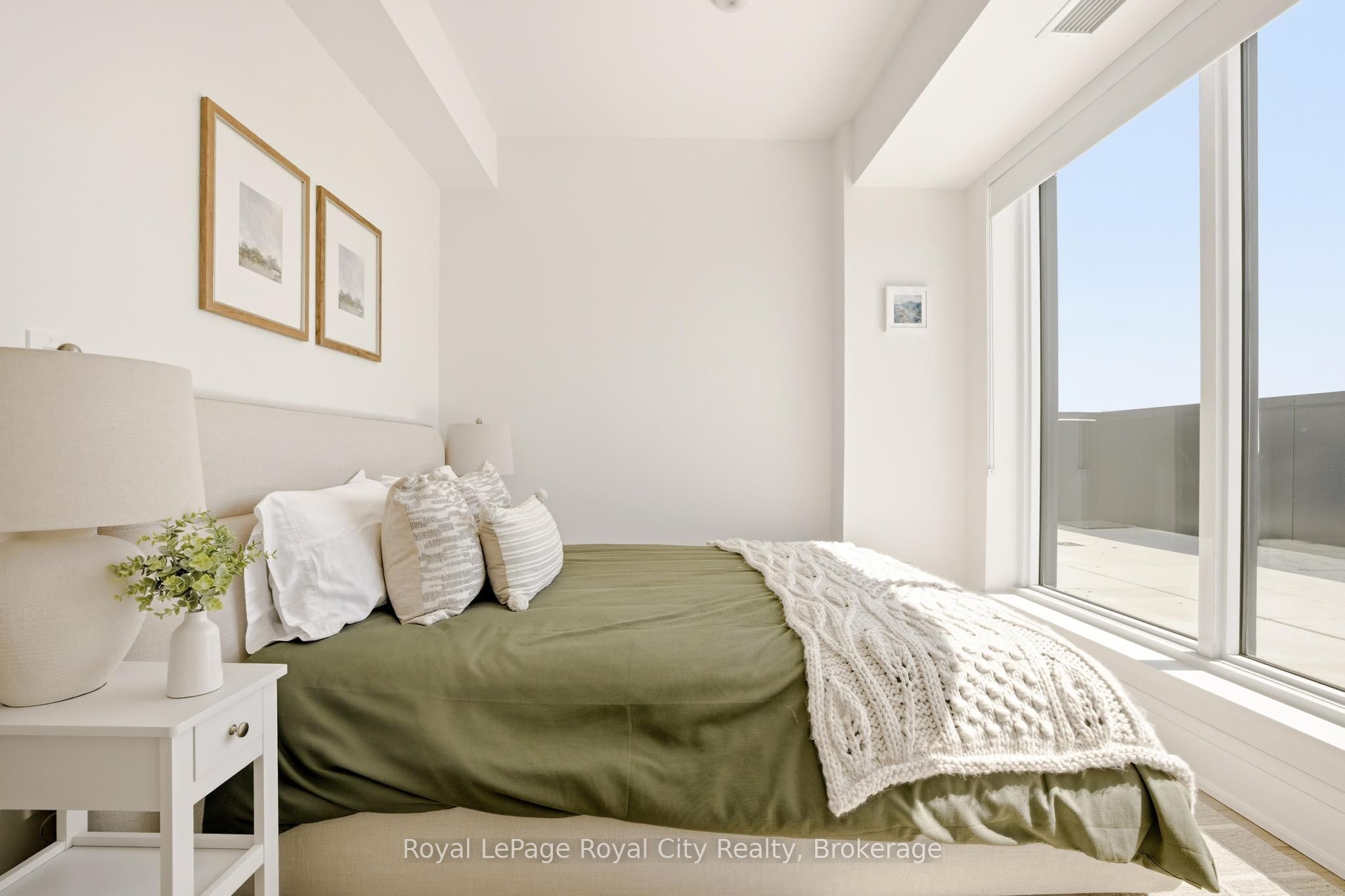 3071 Trafalgar Road 604 Property Photo 21