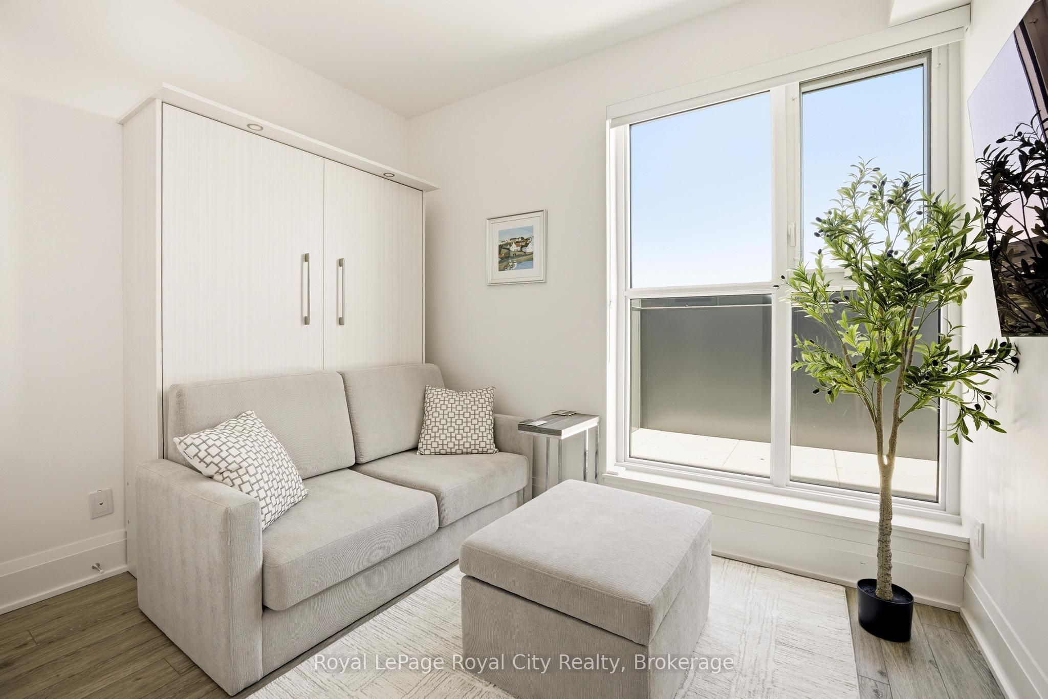 3071 Trafalgar Road 604 Property Photo 25