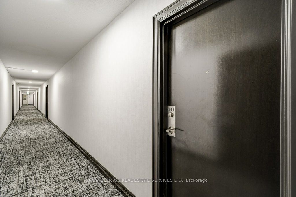 212 Kerr Street 404 Property Photo 10