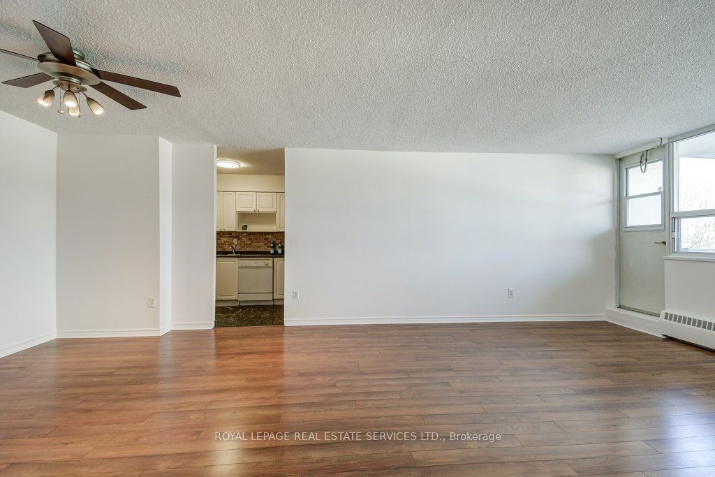 212 Kerr Street 404 Property Photo 13