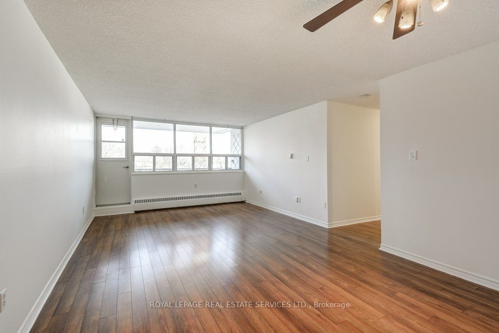 212 Kerr Street 404 Property Photo 14